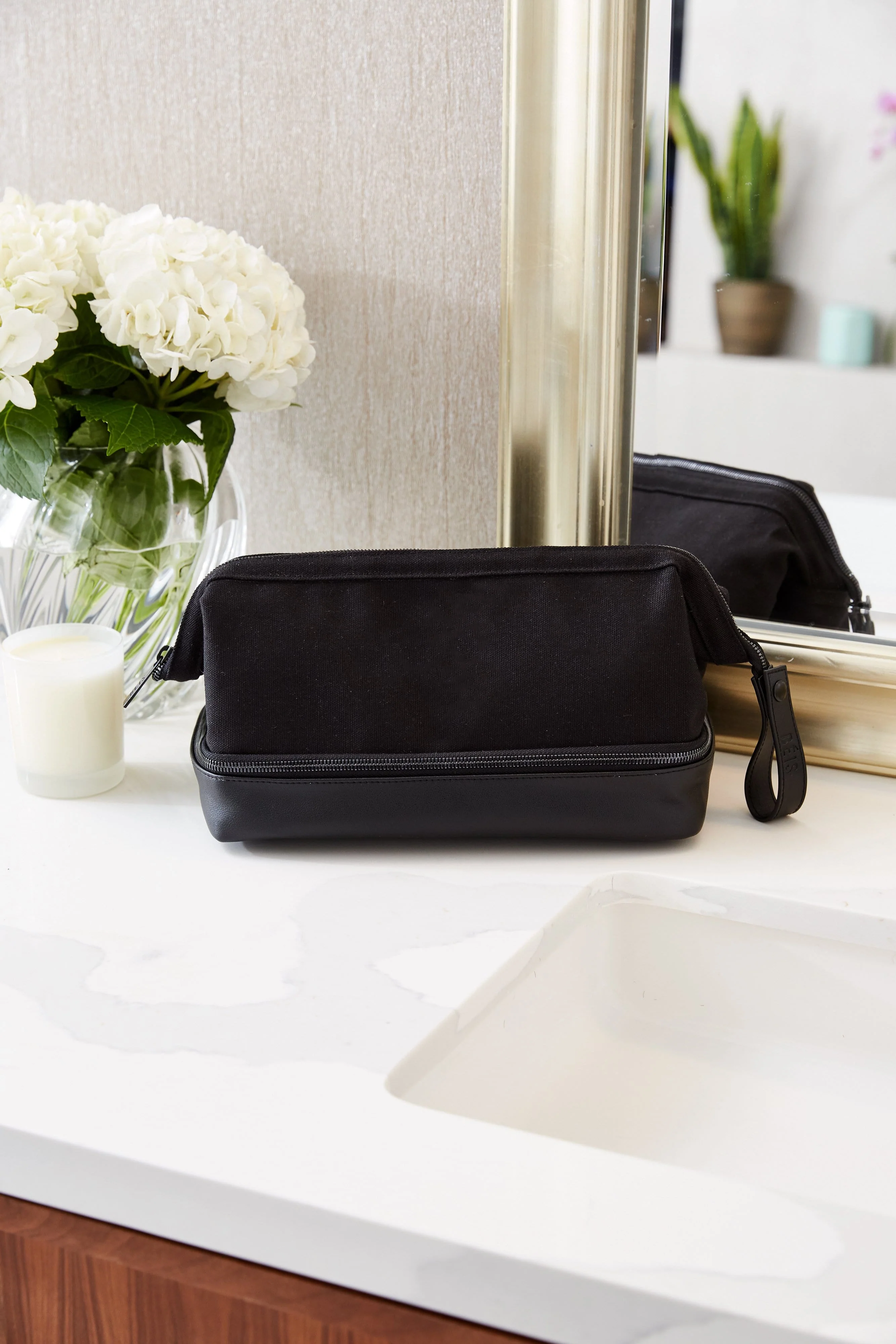 The Dopp Kit in Black - Image 8