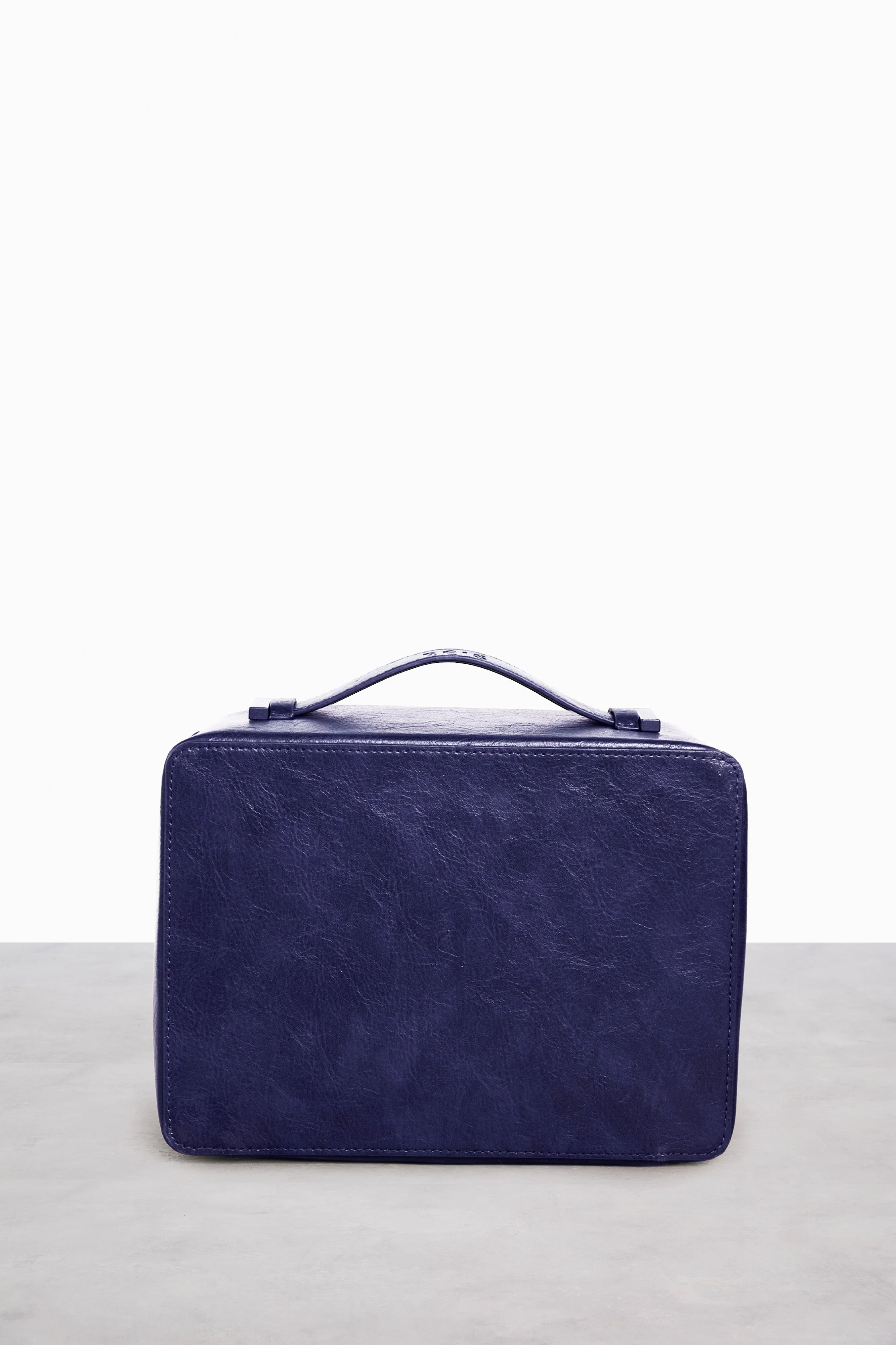 Resale The Cosmetic Case in Navy - Image 5