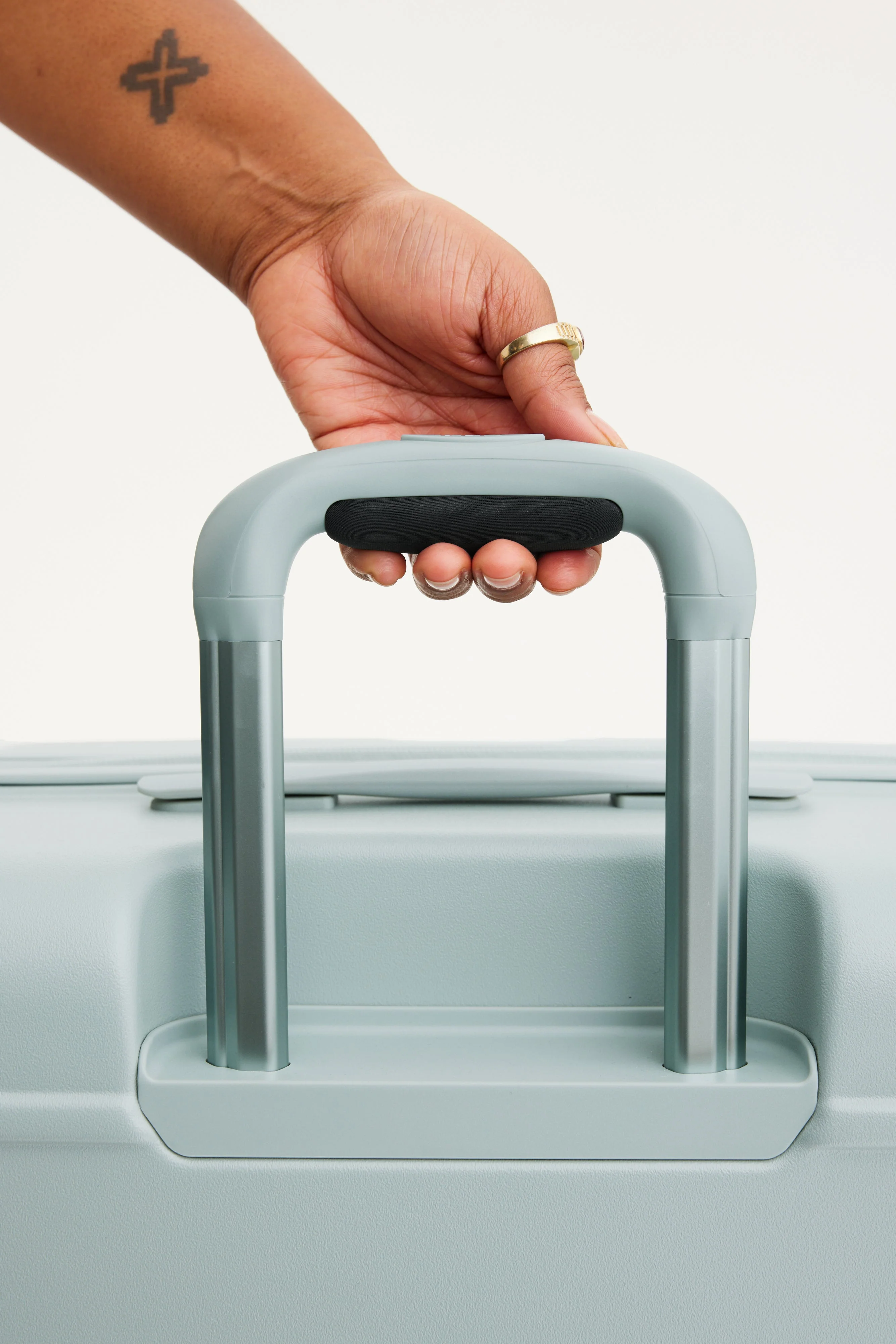 Resale The Medium Check-In Roller in Slate - Image 9