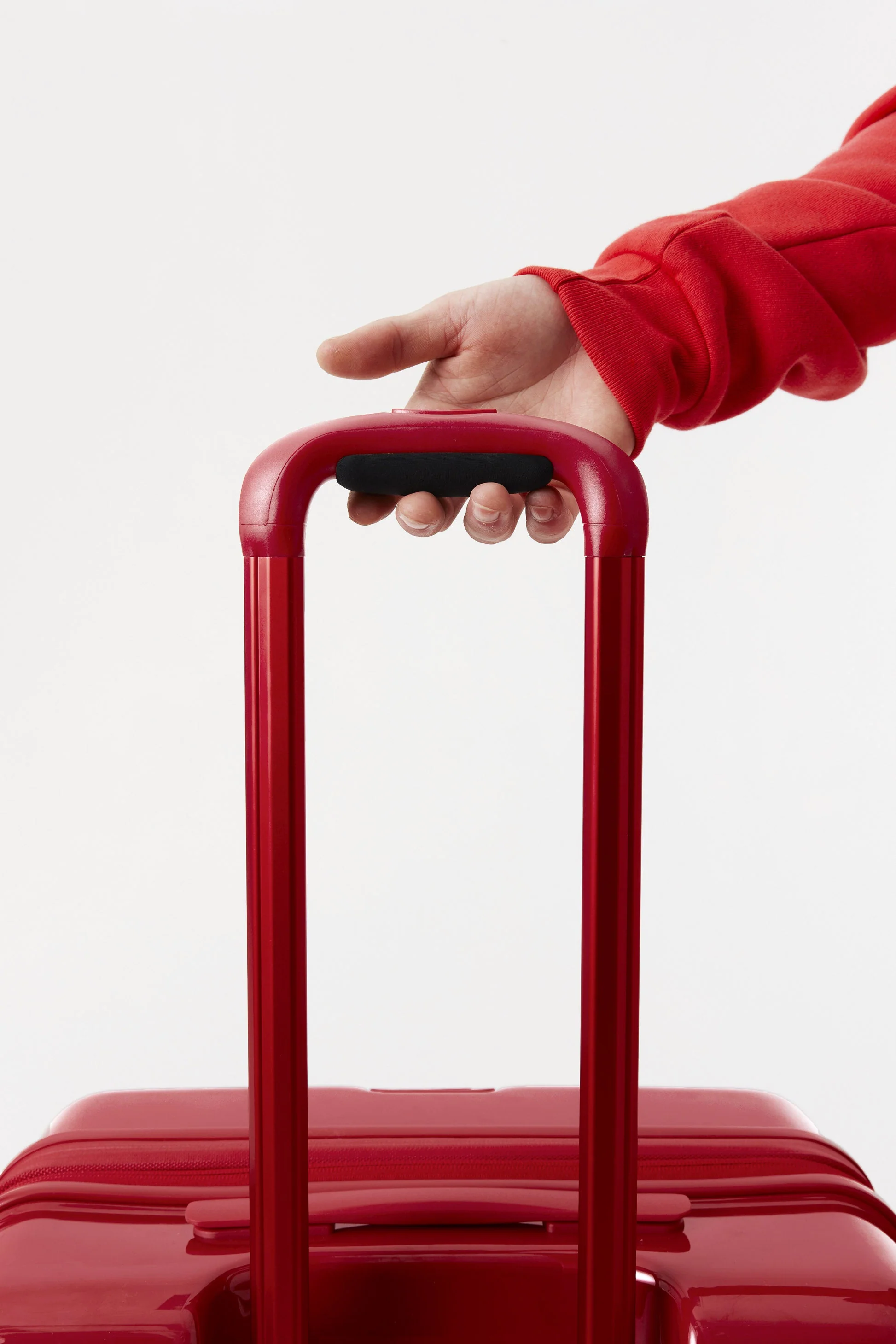 Resale The Medium Check-In Roller in Text Me Red - Image 8