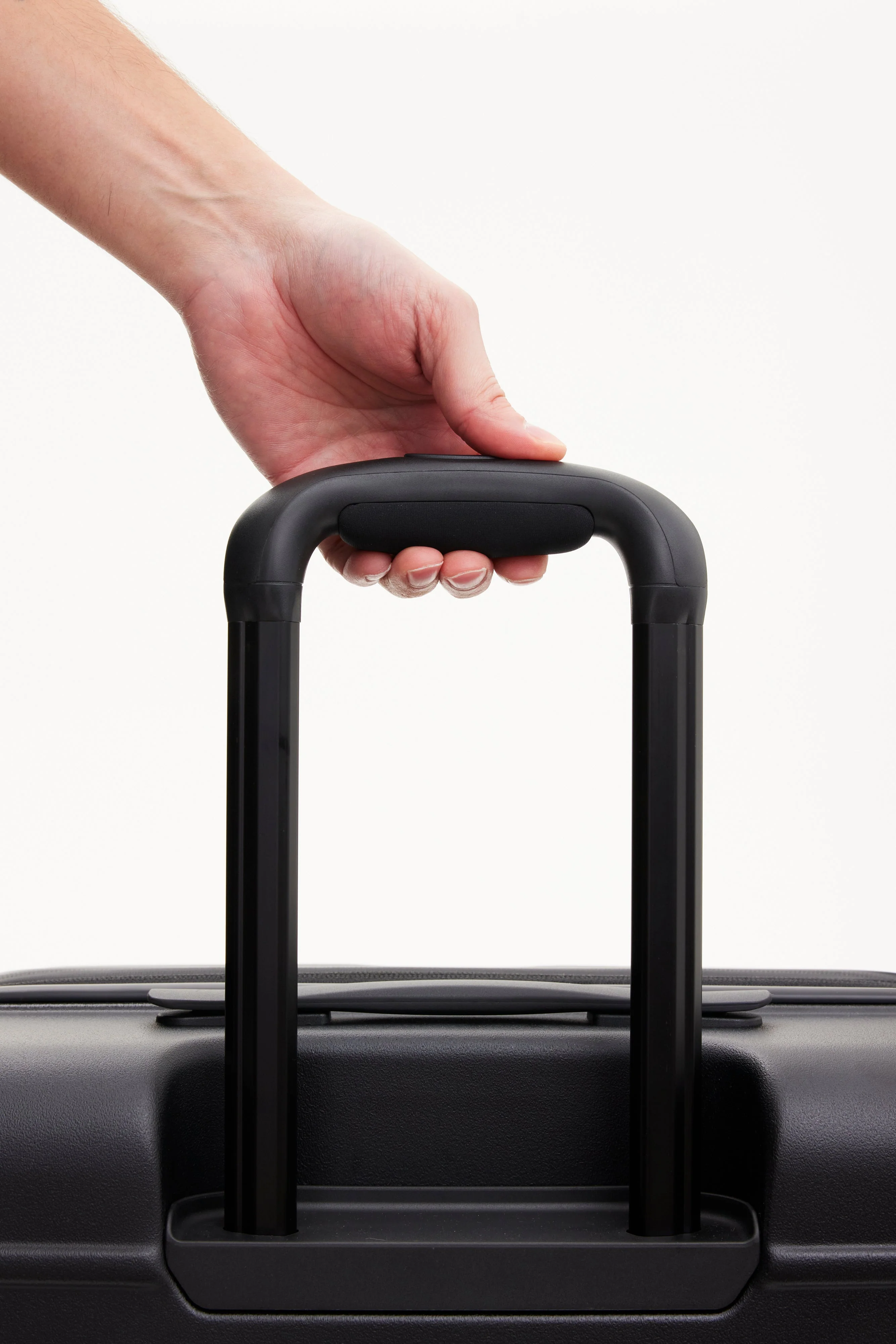 Resale The Large Check-In Roller in All Black - Image 7