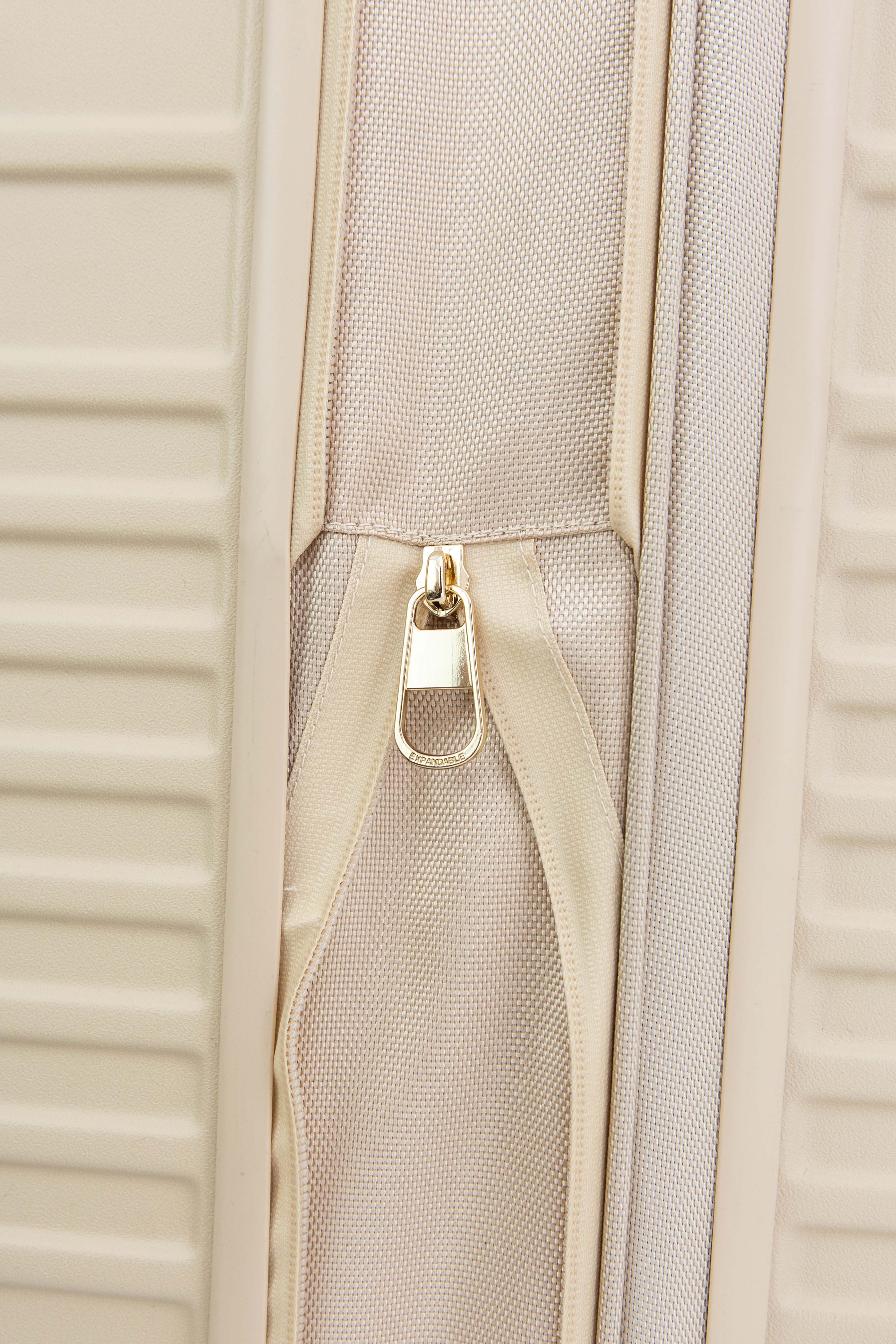 Resale The Large Check-In Roller in Beige - Image 10