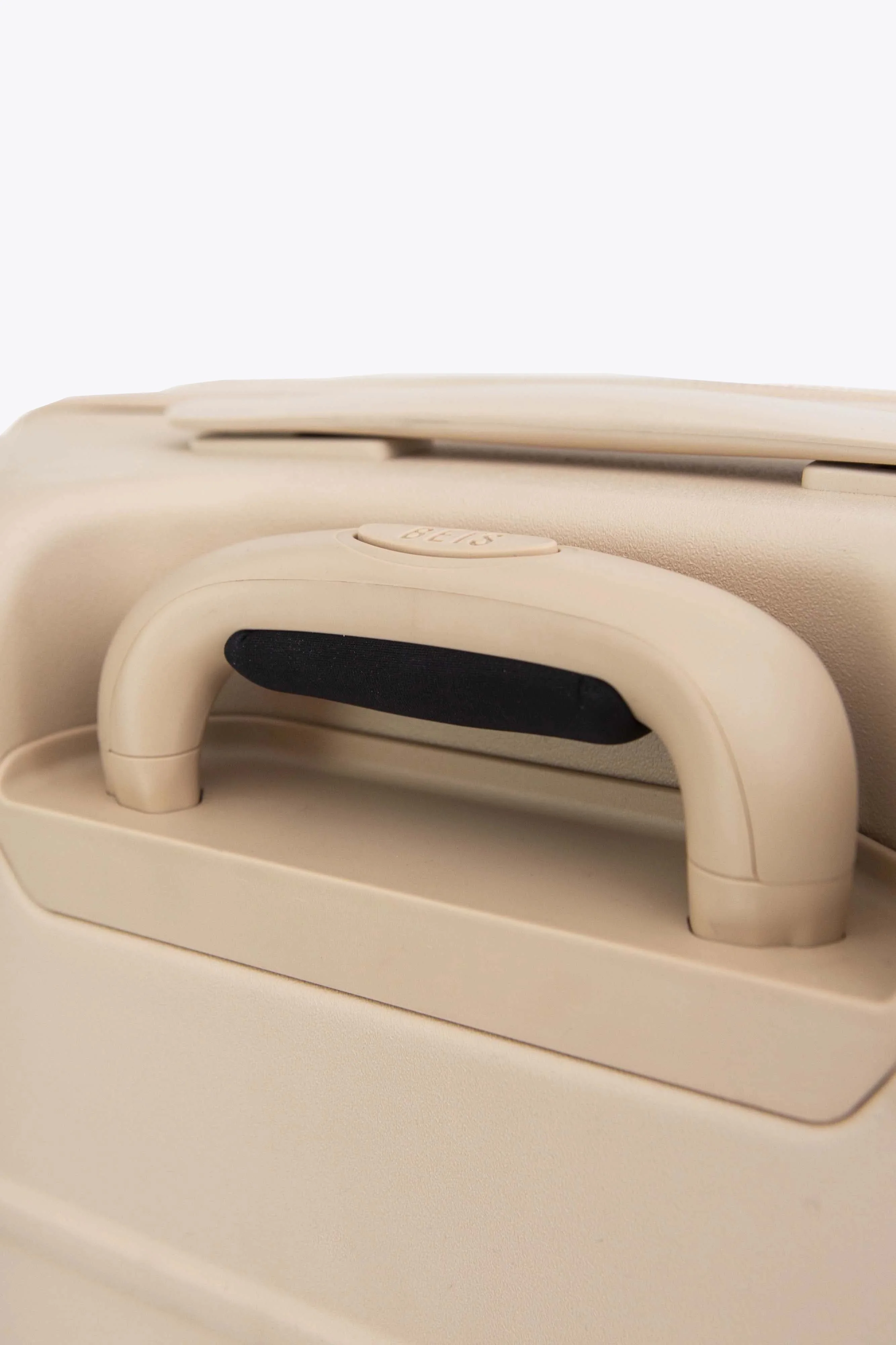Resale The Large Check-In Roller in Beige - Image 6
