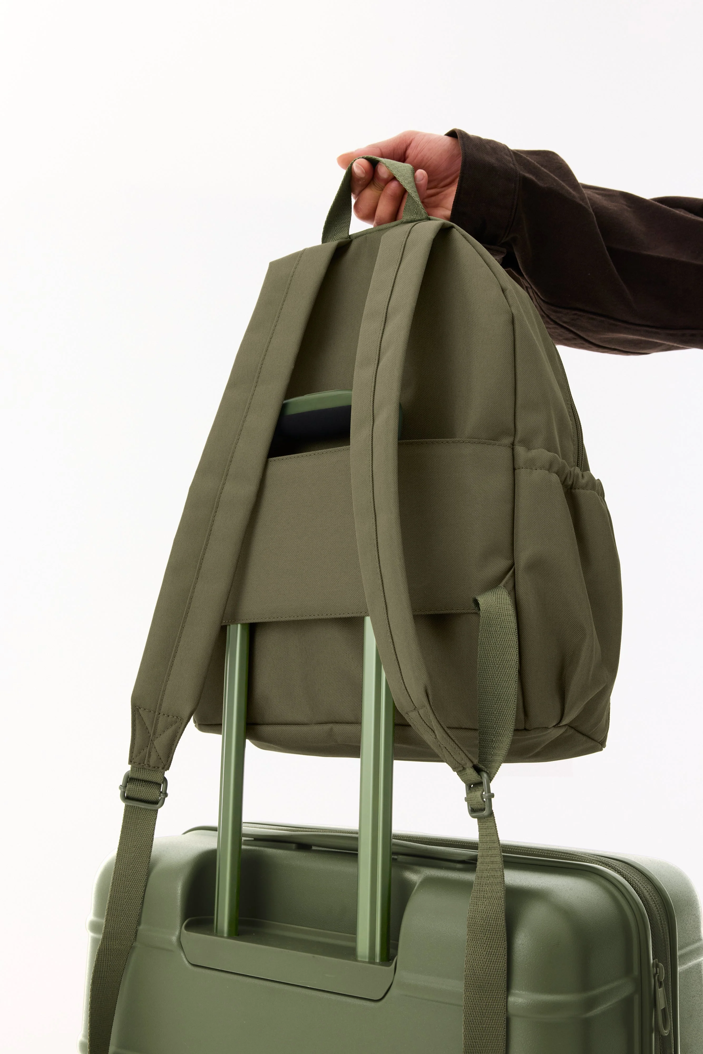 Resale The BÉISics Backpack in Olive - Image 6