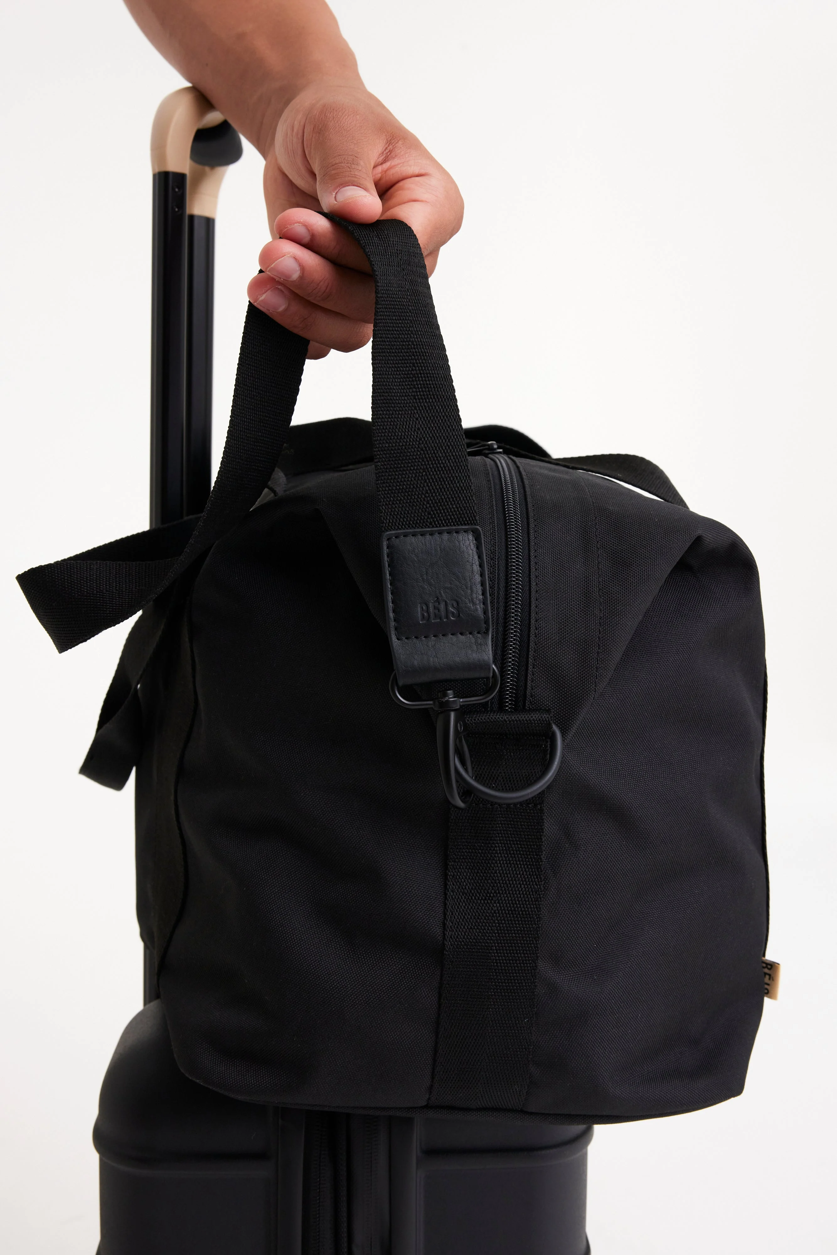 Resale The BÉISics Duffle in Black - Image 4