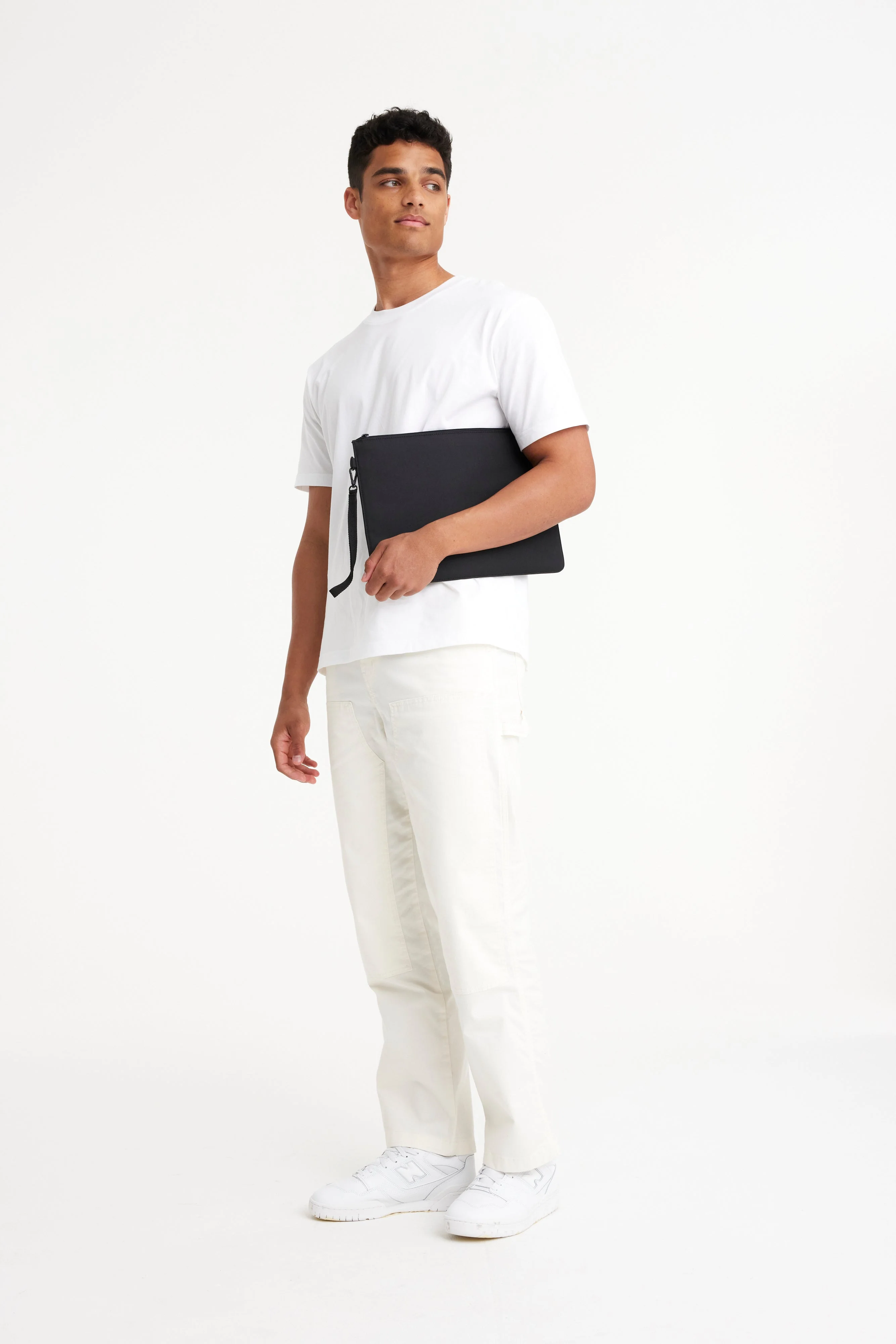 Resale The BÉISics Laptop Pouch in Black - Image 5