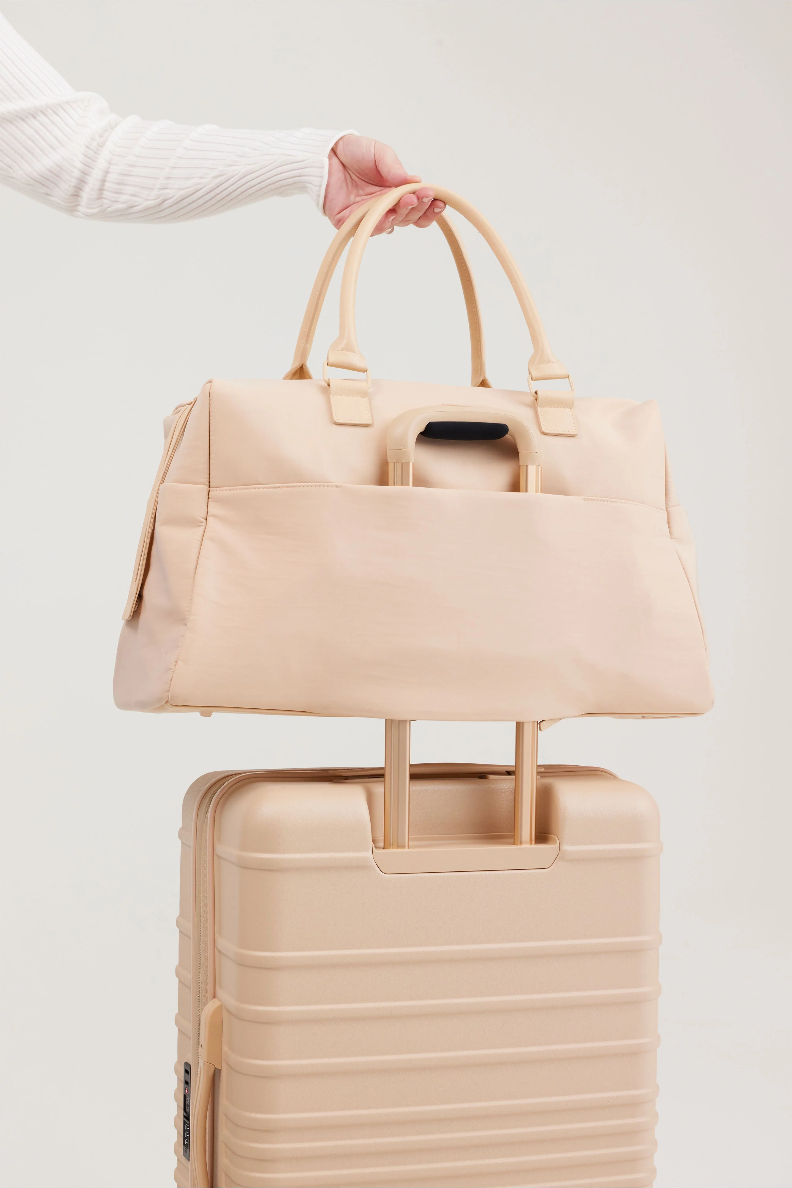 Resale The Commuter Duffle in Beige - Image 10