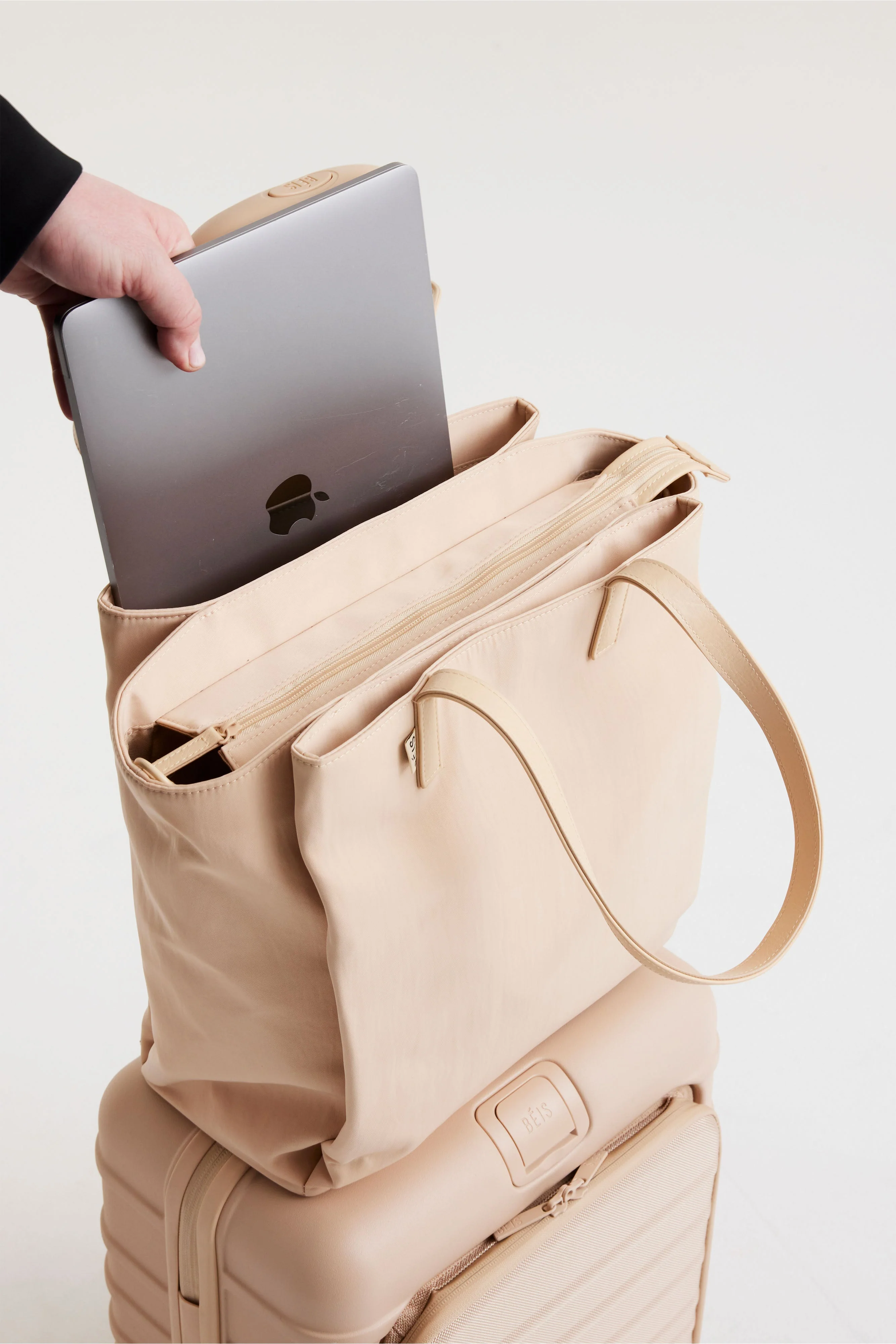 Resale The Commuter Tote in Beige - Image 6
