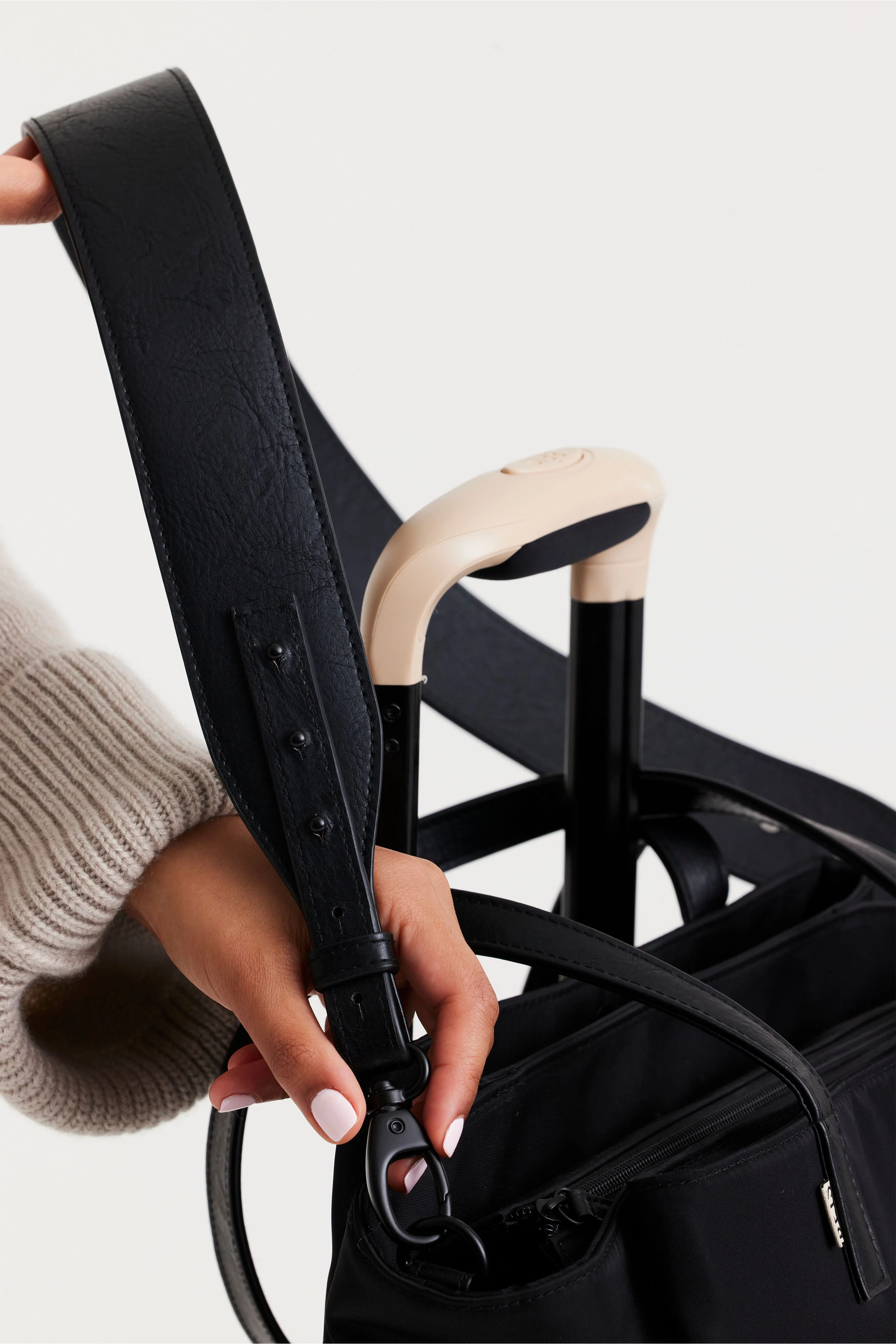 Resale The Commuter Tote in Black - Image 12