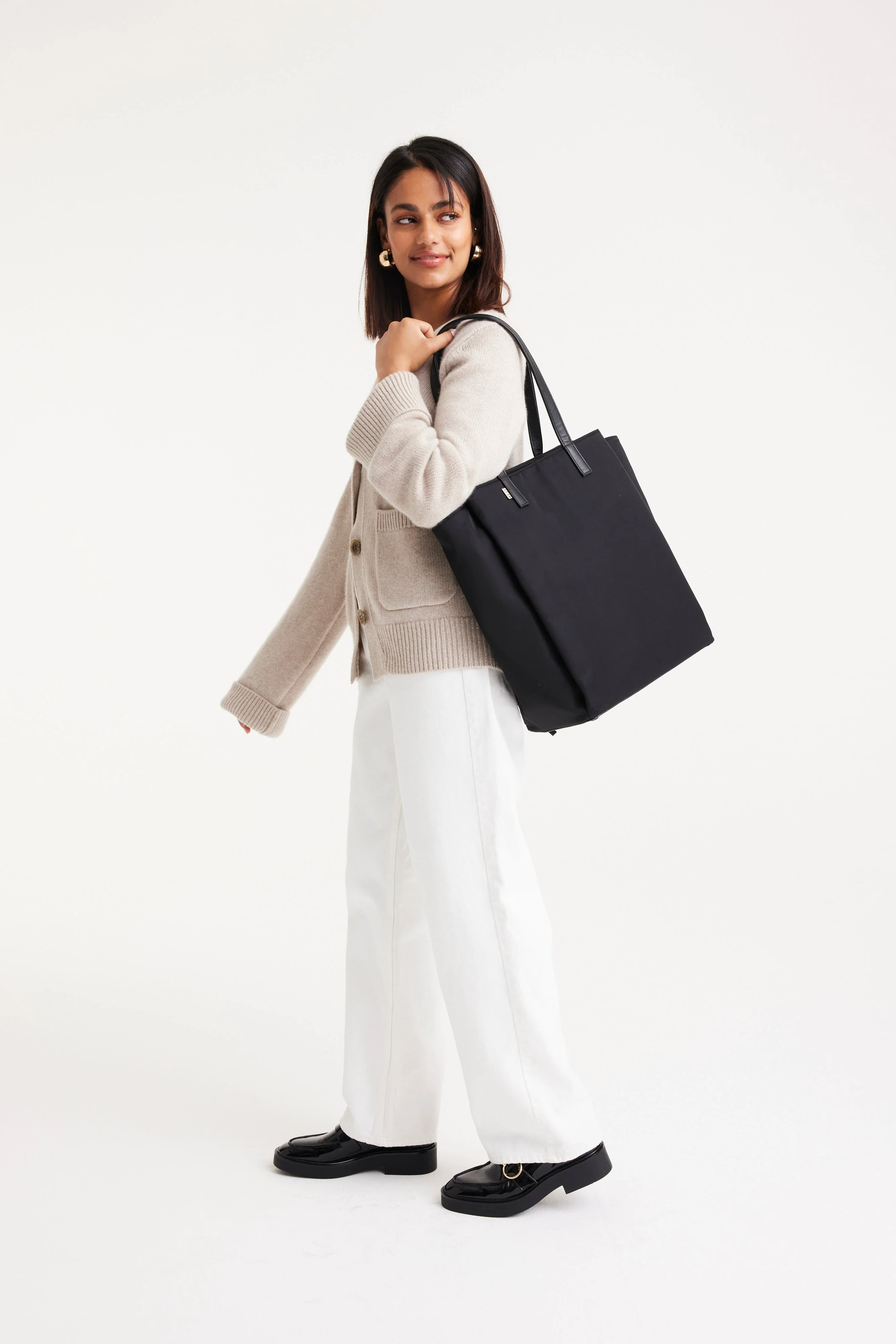 Resale The Commuter Tote in Black - Image 5