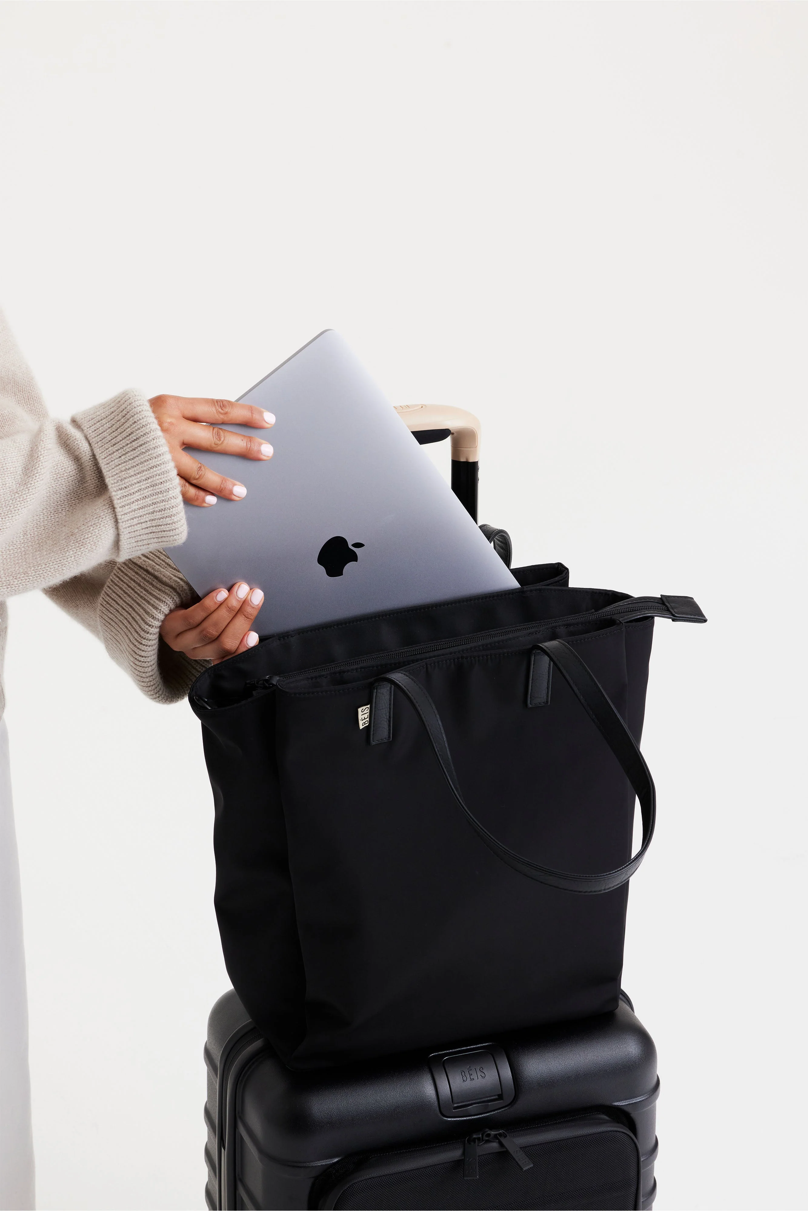 Resale The Commuter Tote in Black - Image 7