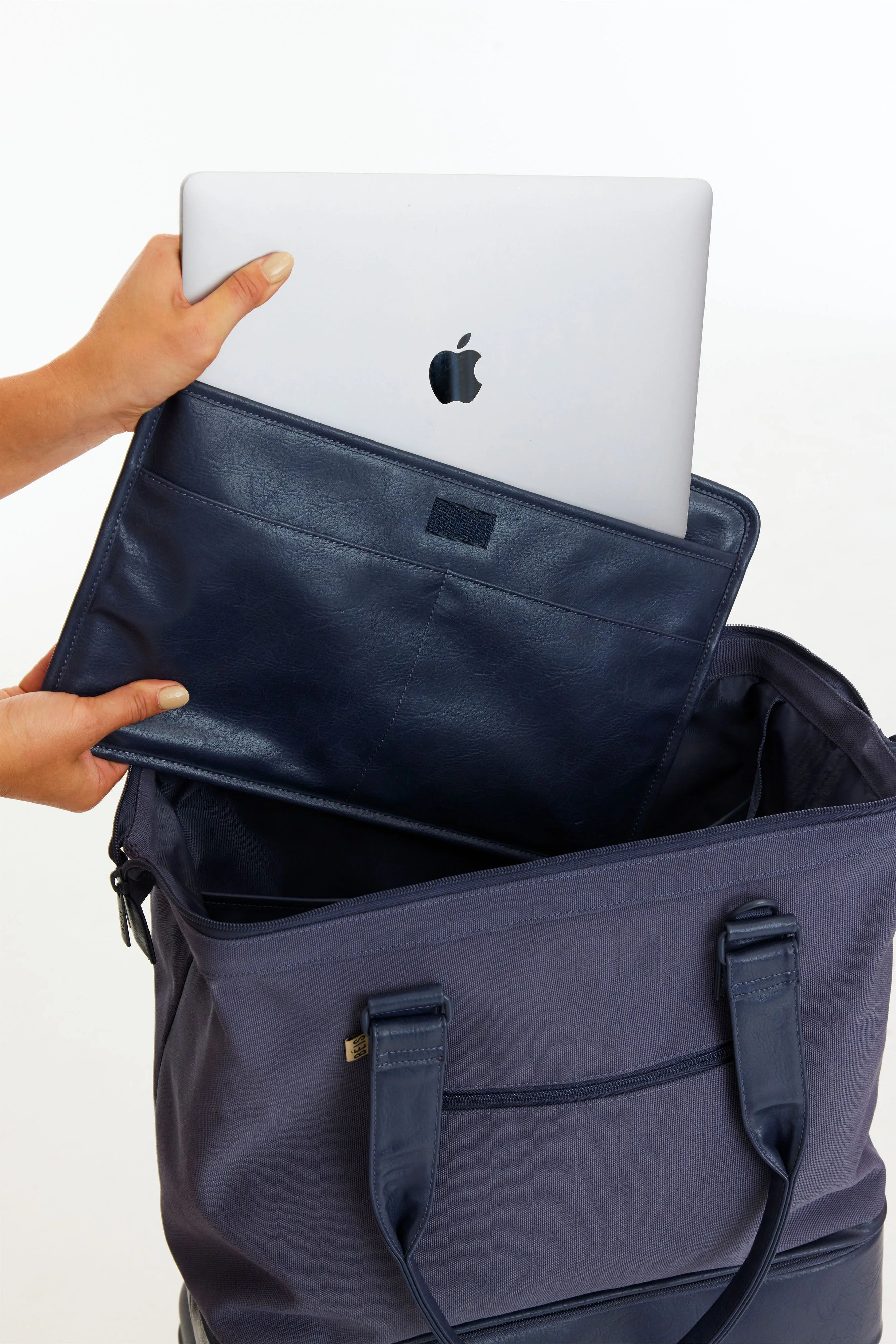 Resale The Convertible Mini Weekender in Navy - Image 6
