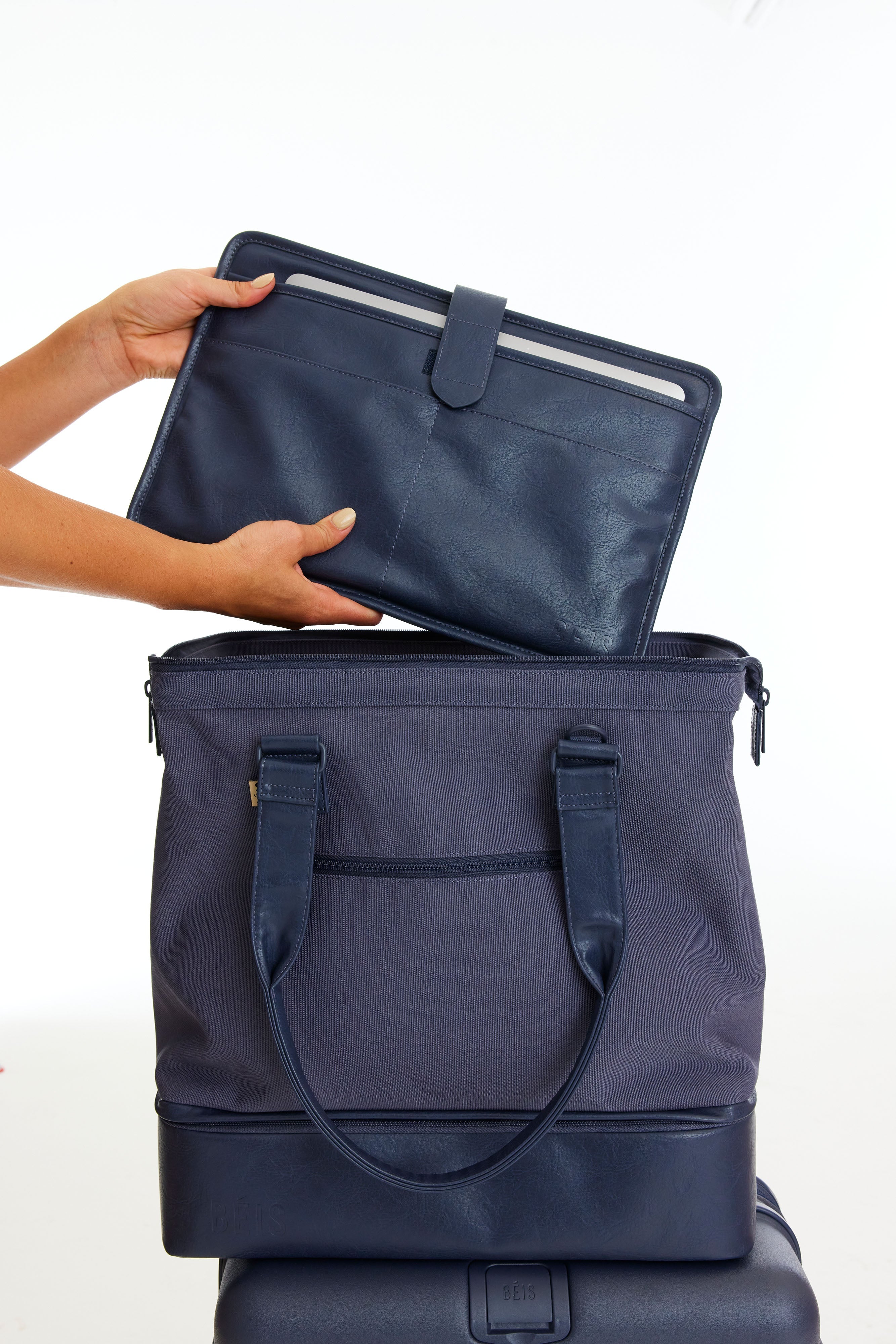 Resale The Convertible Mini Weekender in Navy - Image 7