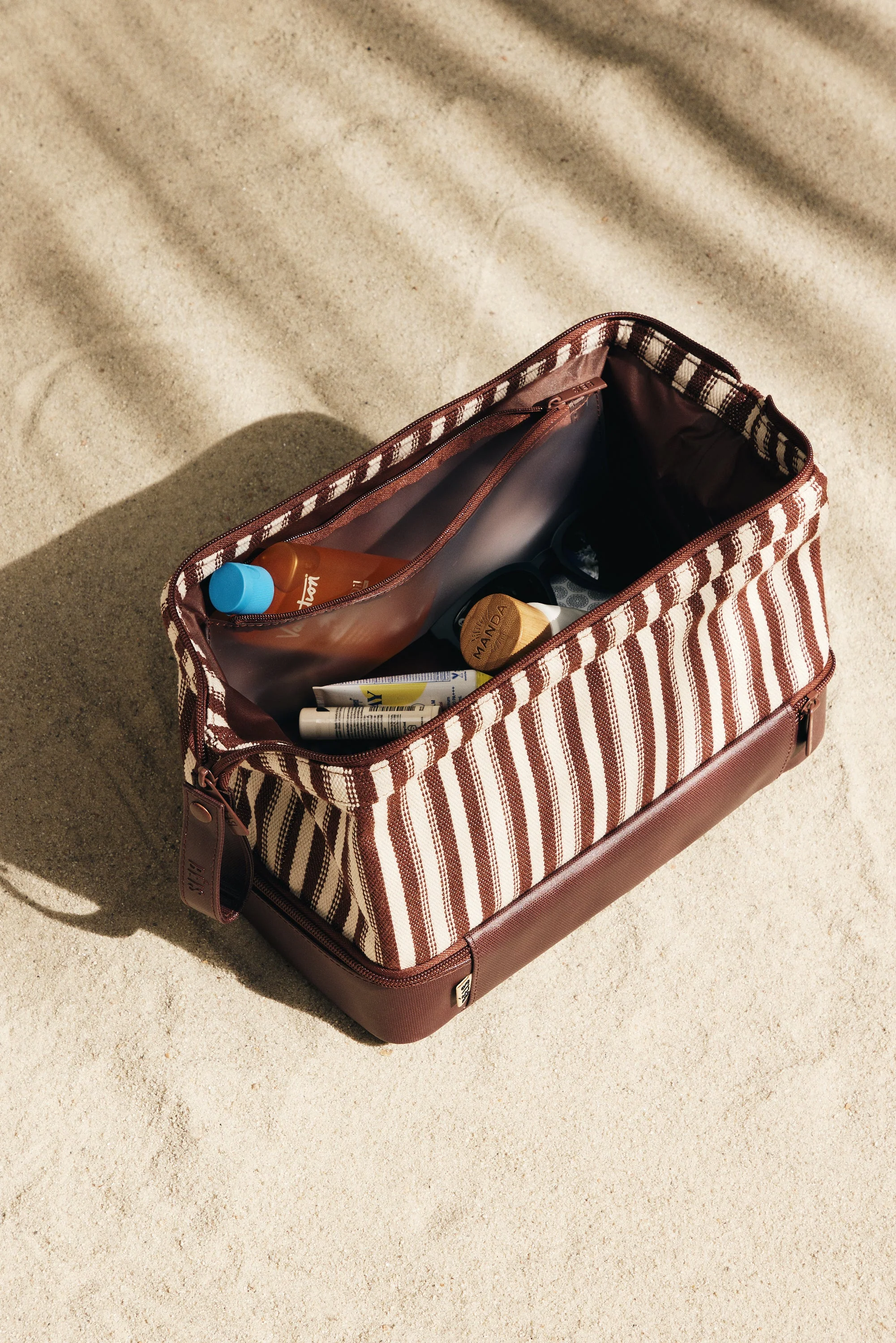 Resale The Dopp Kit in Maple Stripe - Image 3