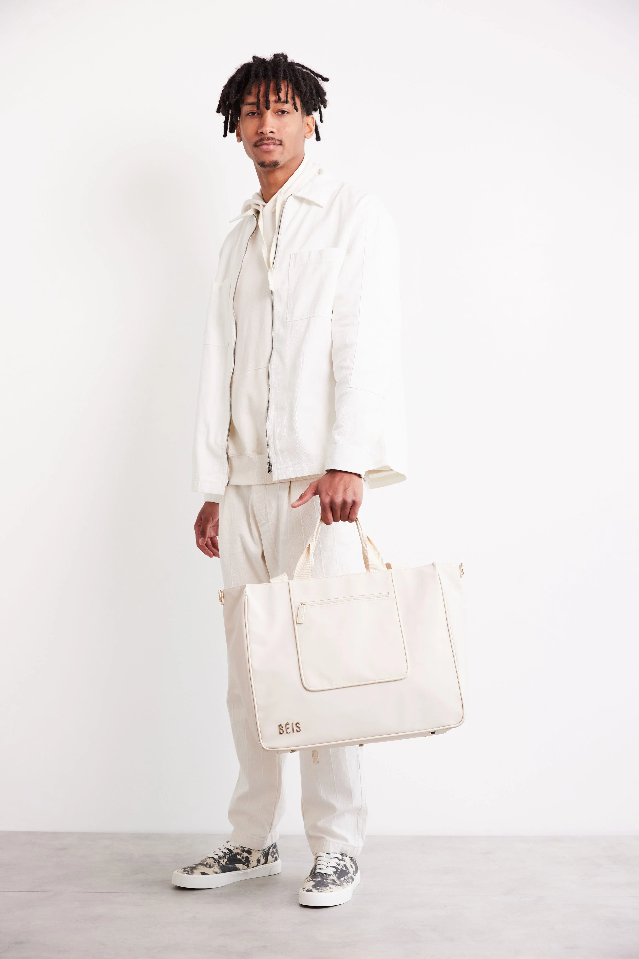 Resale The East To West Tote in Beige - Image 5