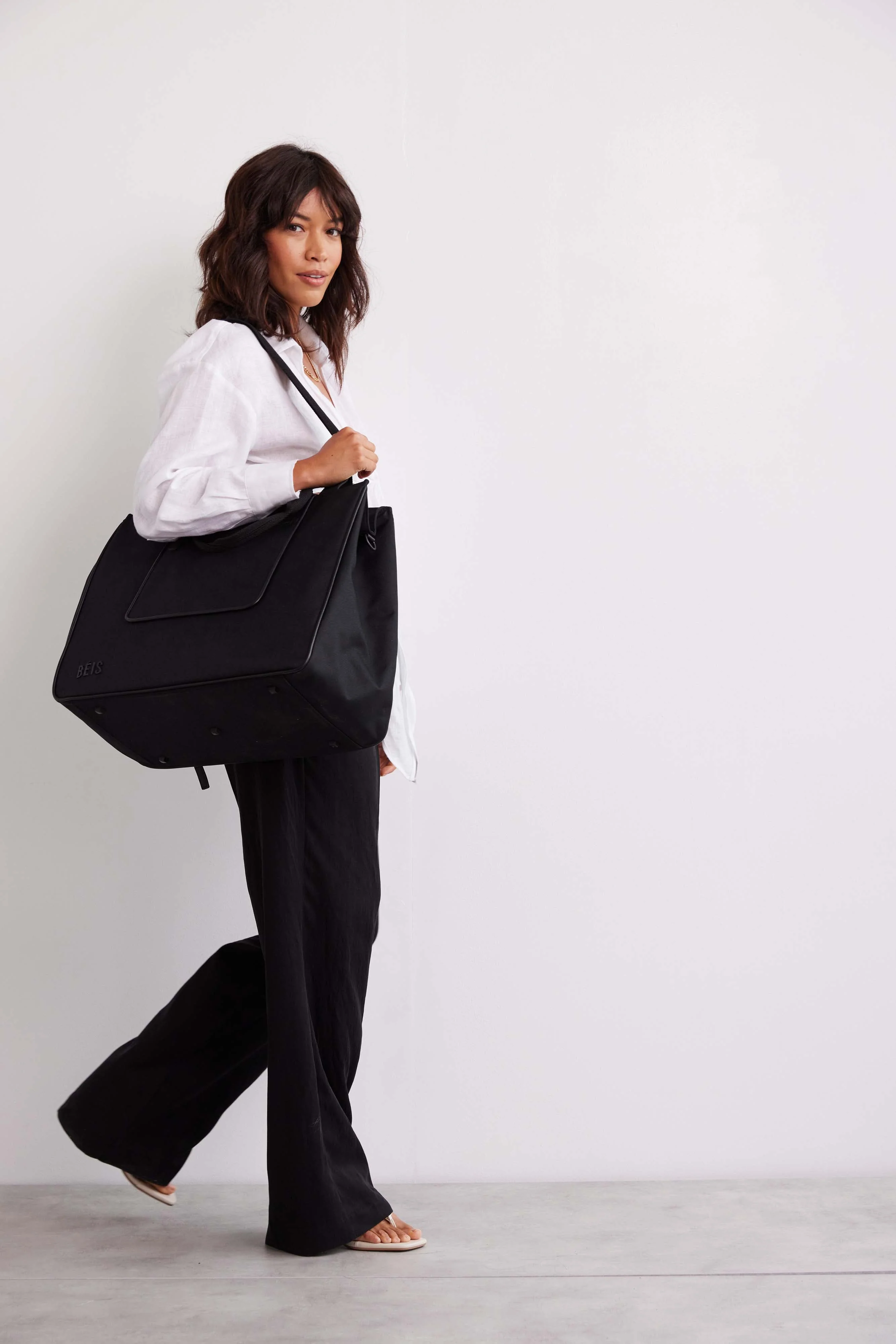 Resale The East To West Tote in Black - Image 5