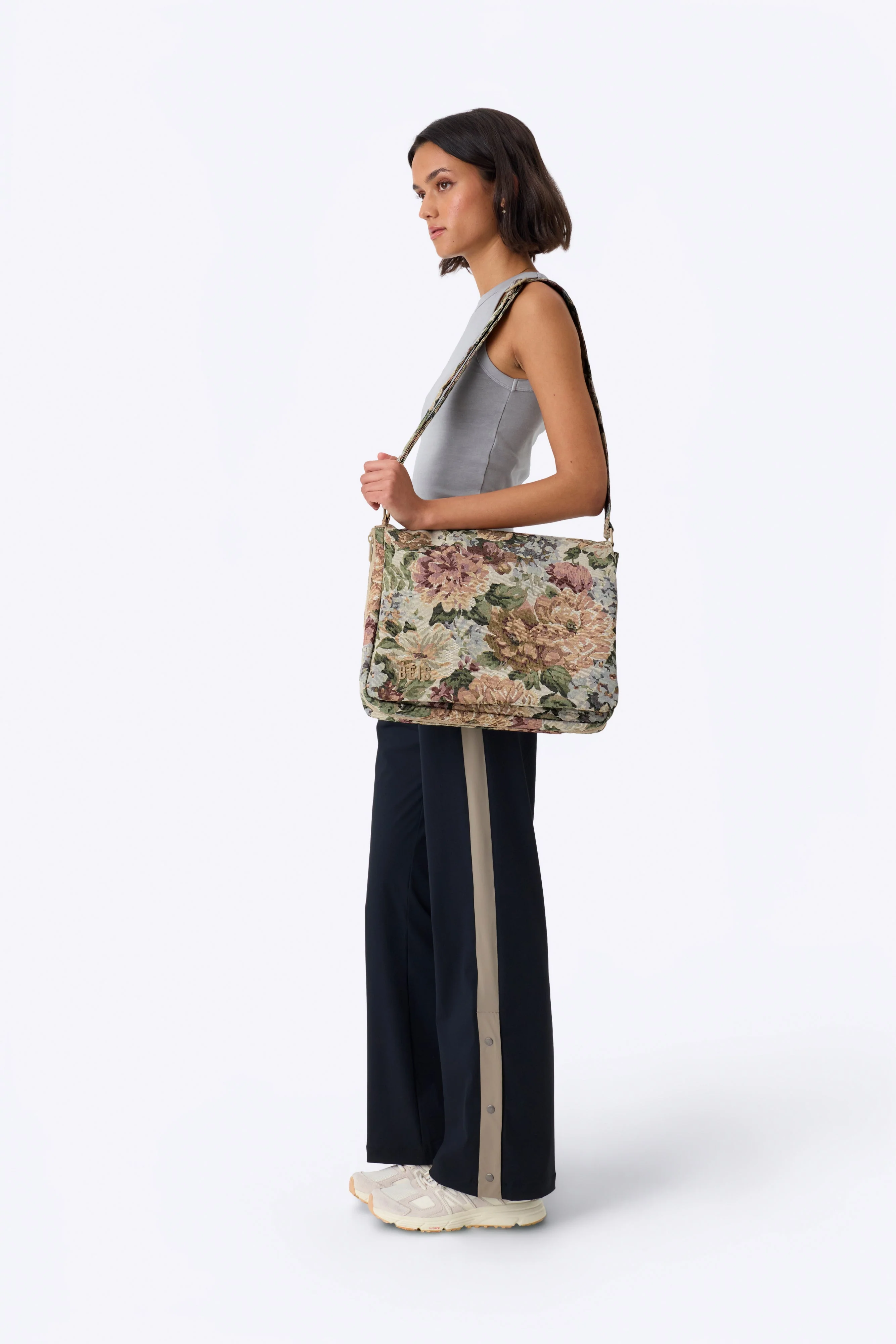 Resale The Expandable Messenger Tote in Vintage Floral - Image 5