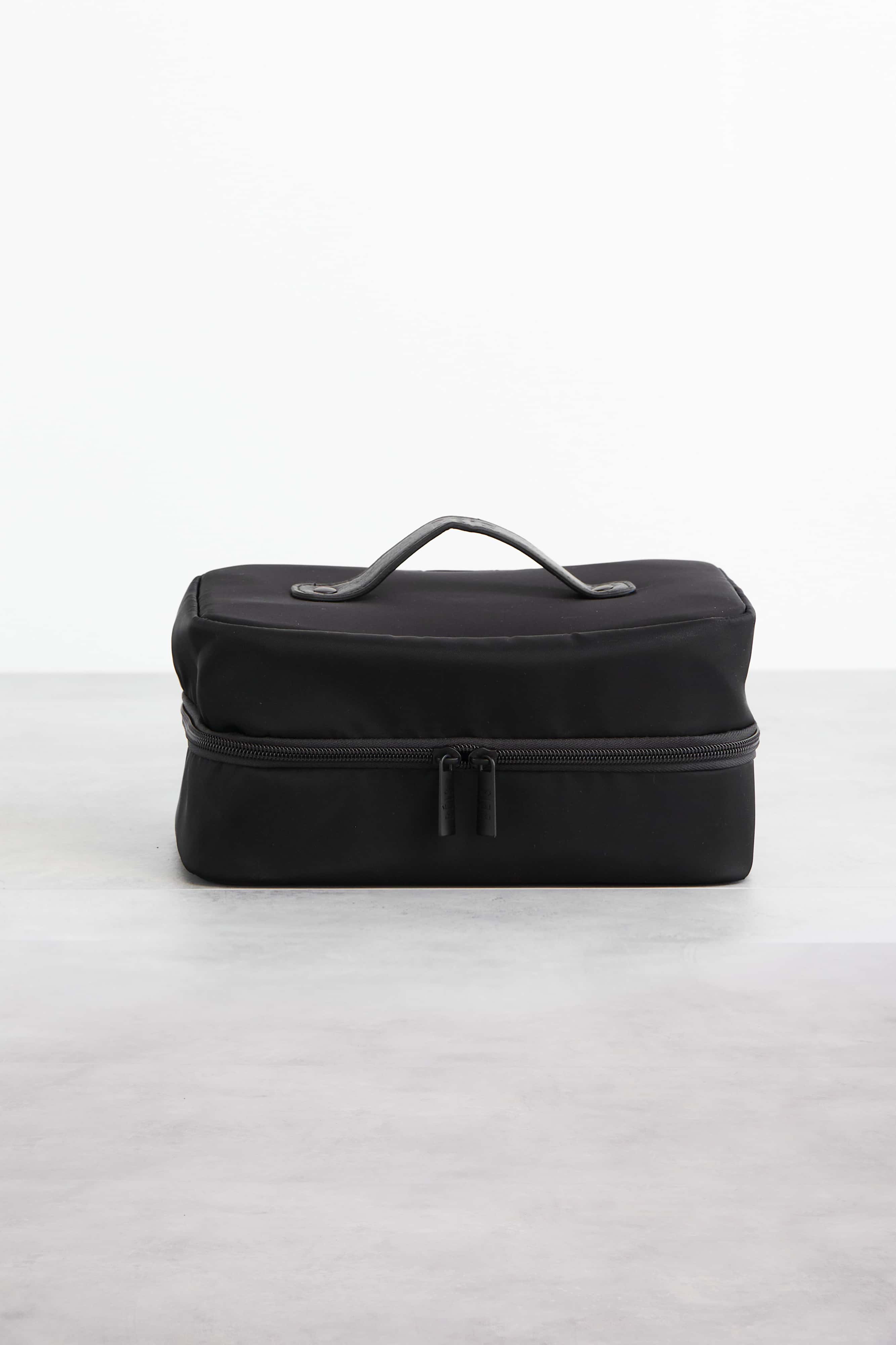 Resale The Hanging Cosmetic Case in Black - Image 3