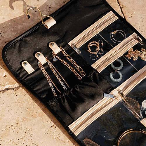 Resale The Hanging Jewelry Case in Black - Image 9