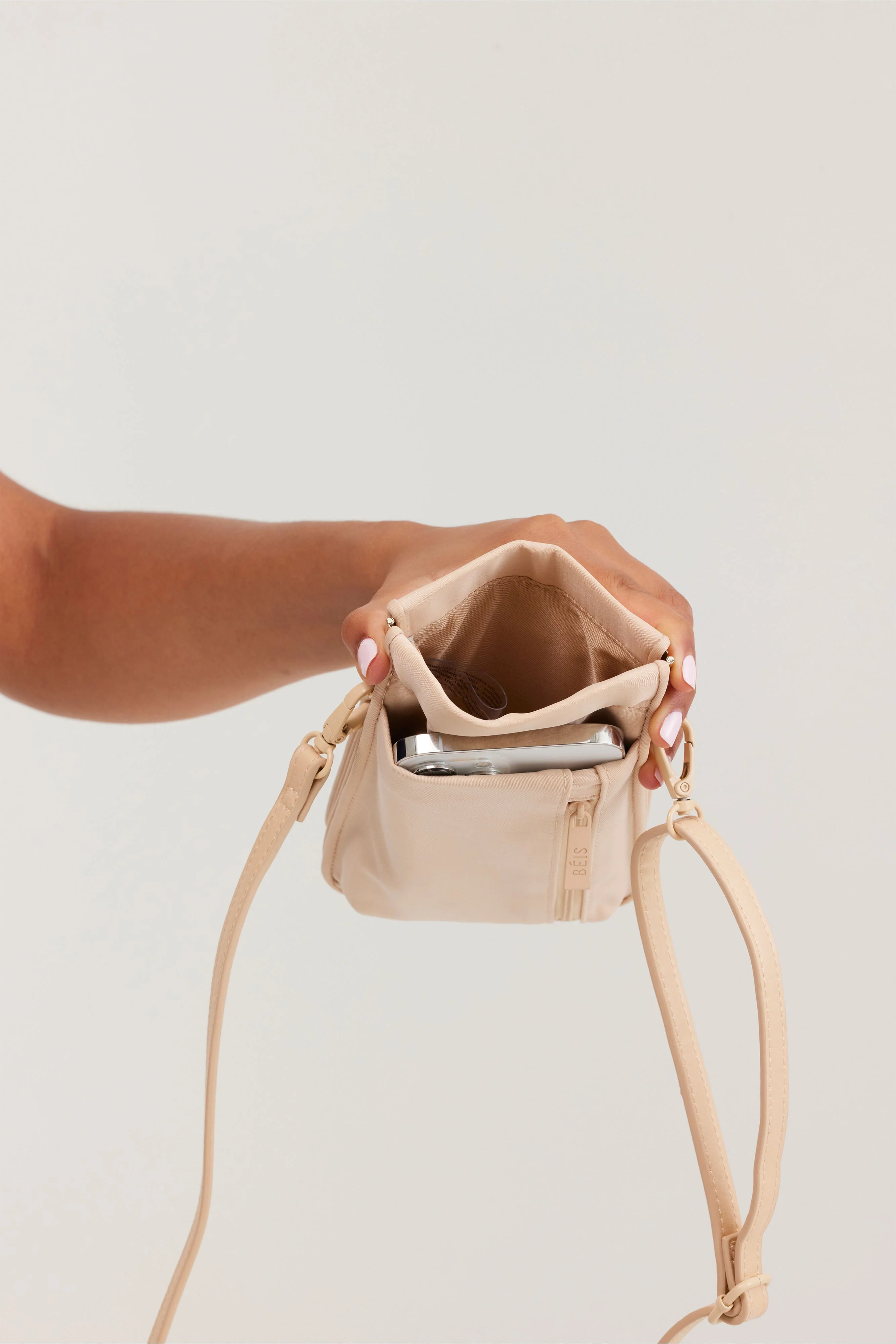 Resale The ID Crossbody Bag in Beige - Image 7