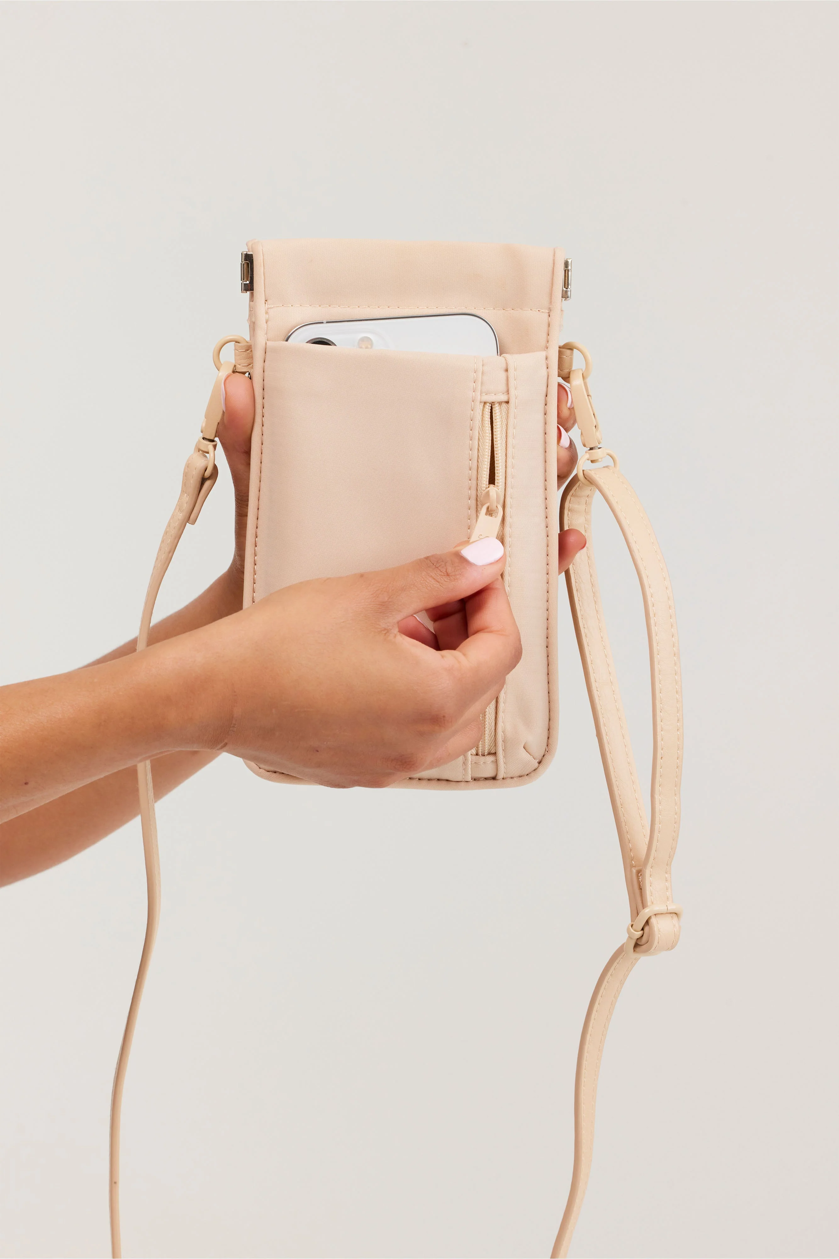 Resale The ID Crossbody Bag in Beige - Image 8