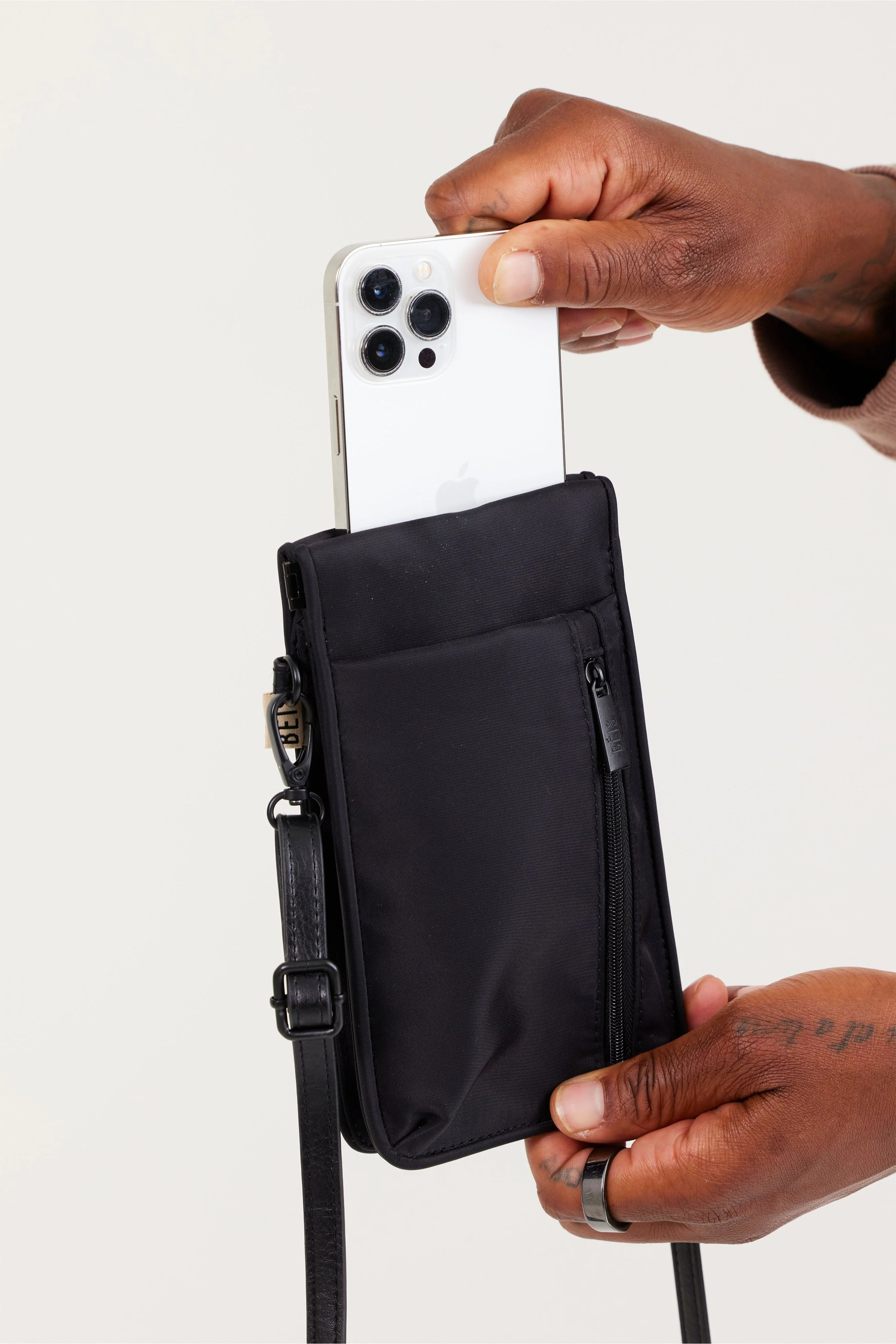 Resale The ID Crossbody Bag in Black - Image 3