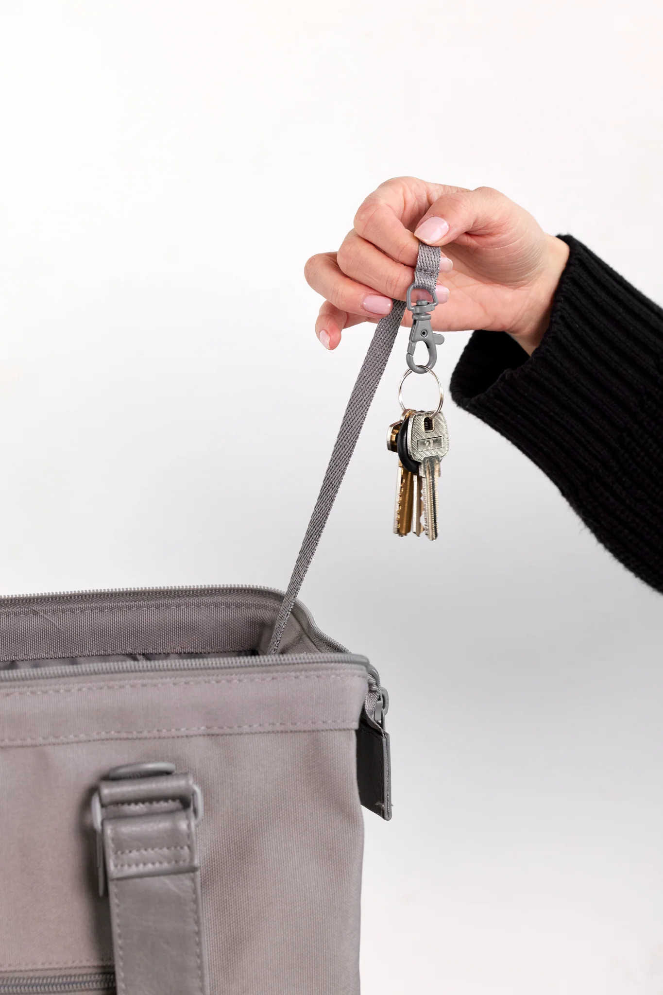 Resale The Mini Weekender in Grey - Image 8