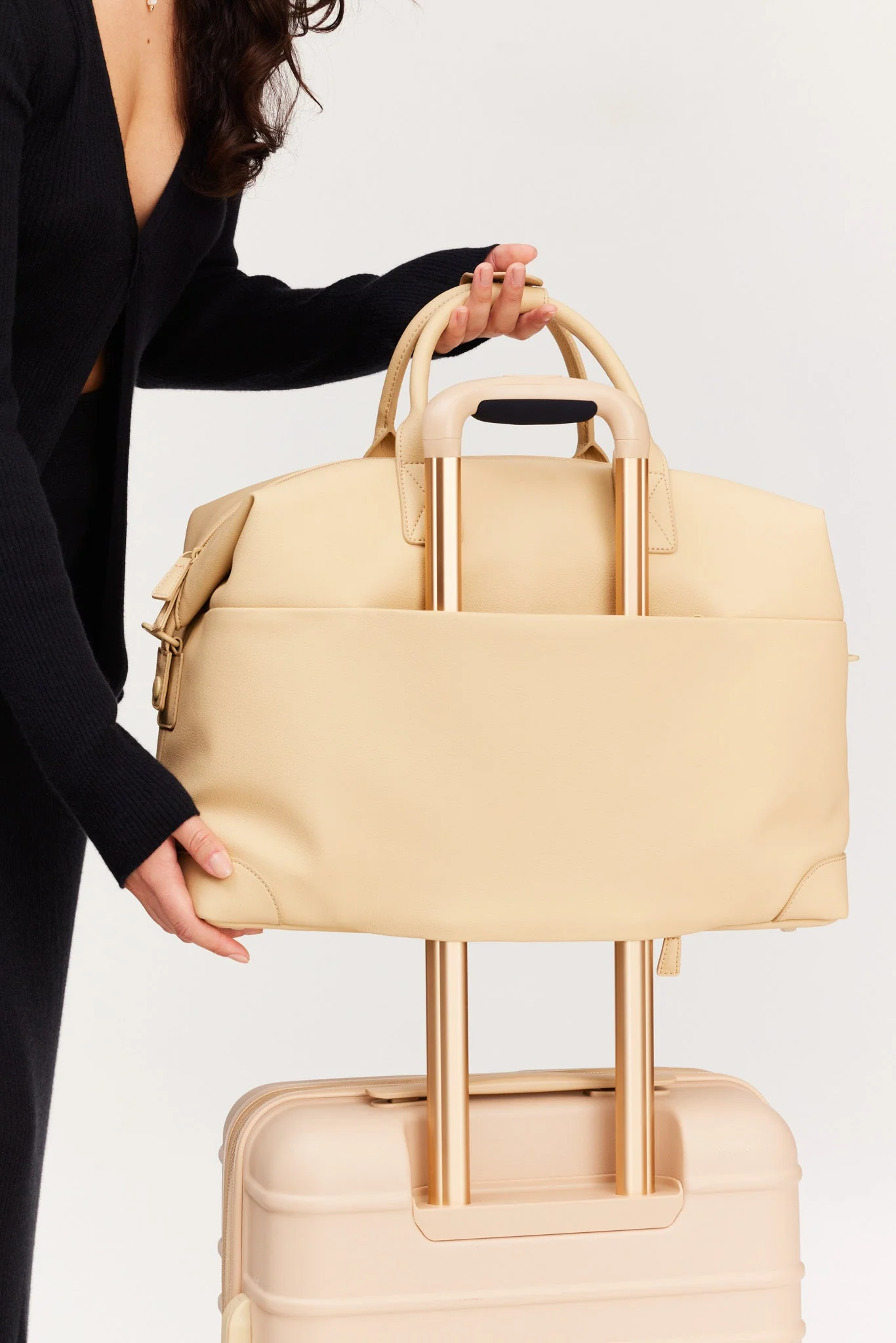 Resale The Premium Duffle in Beige - Image 10
