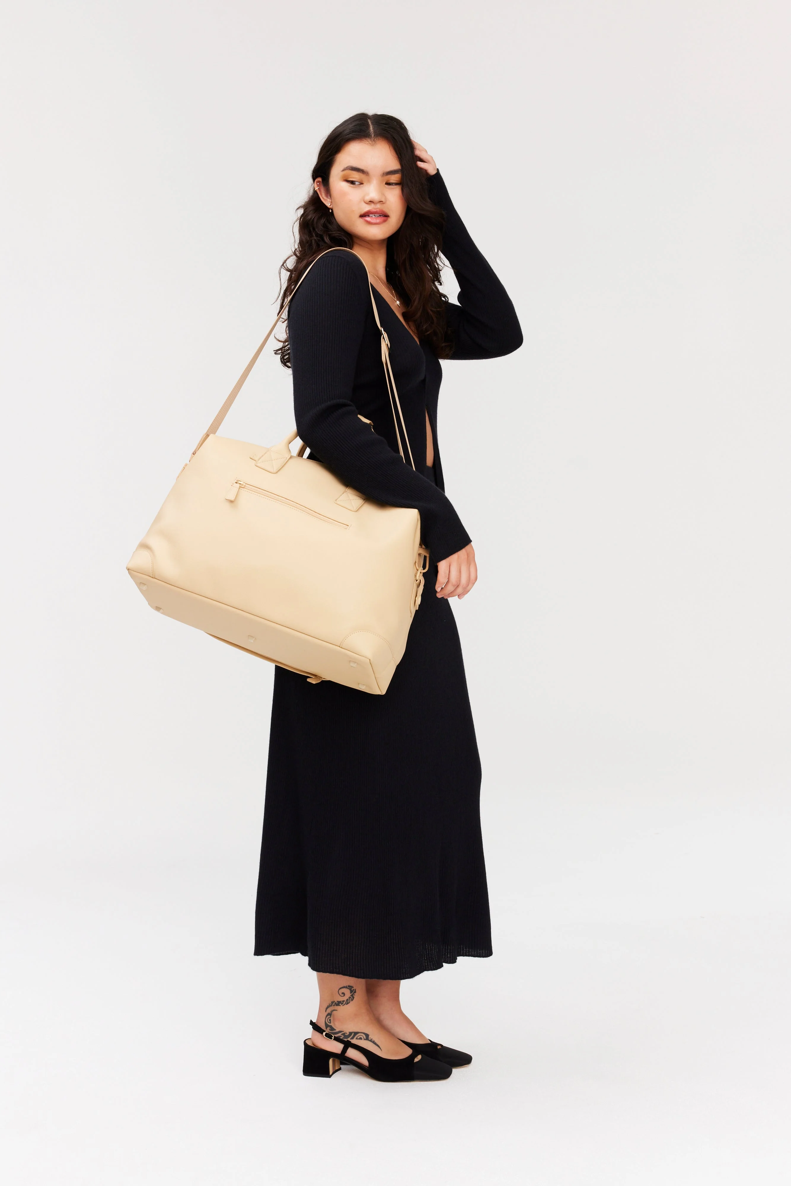 Resale The Premium Duffle in Beige - Image 11