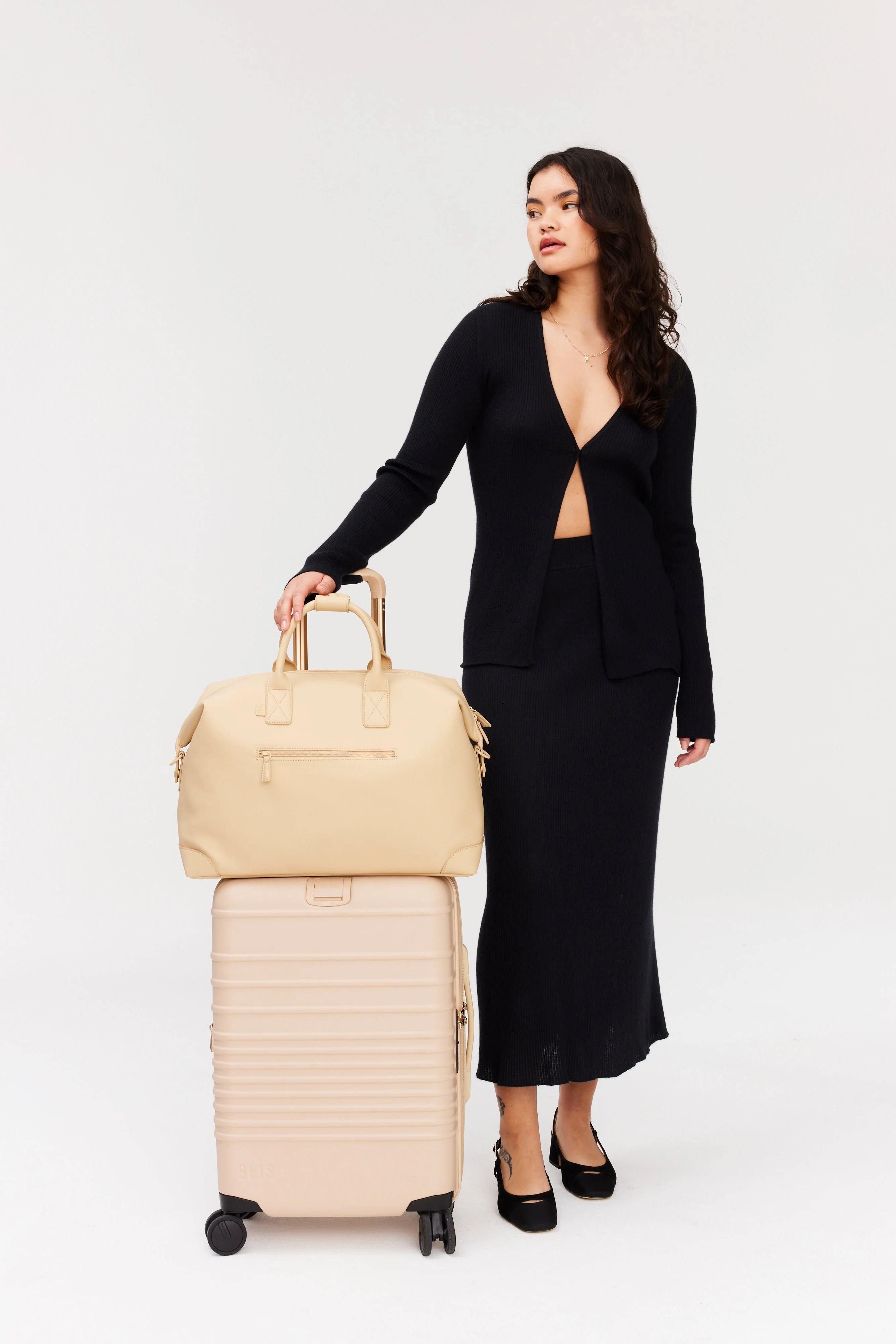 Resale The Premium Duffle in Beige - Image 12