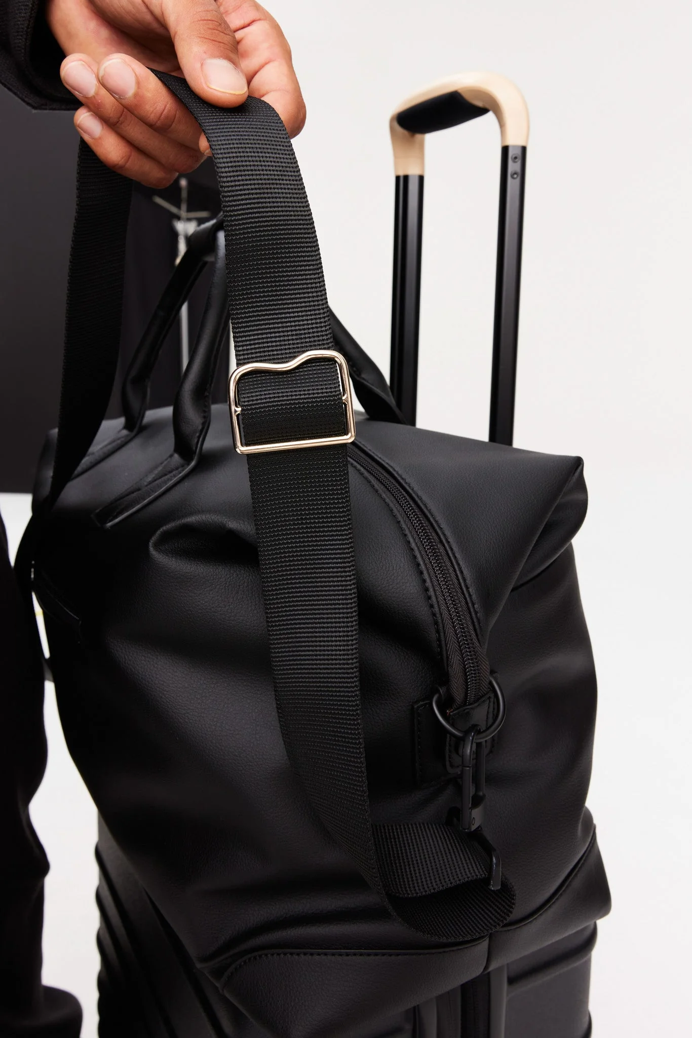 Resale The Premium Duffle in Black - Image 9