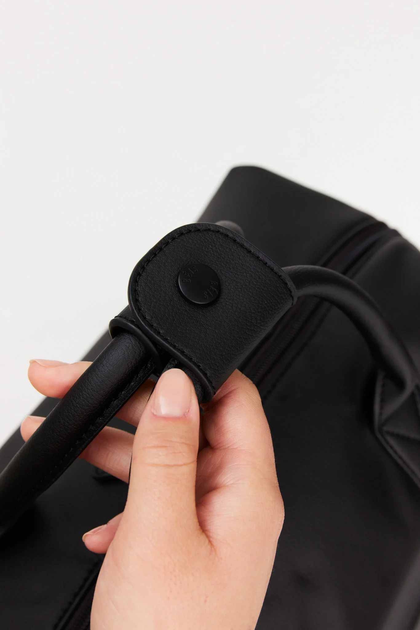 Resale The Premium Weekender in Black - Image 8