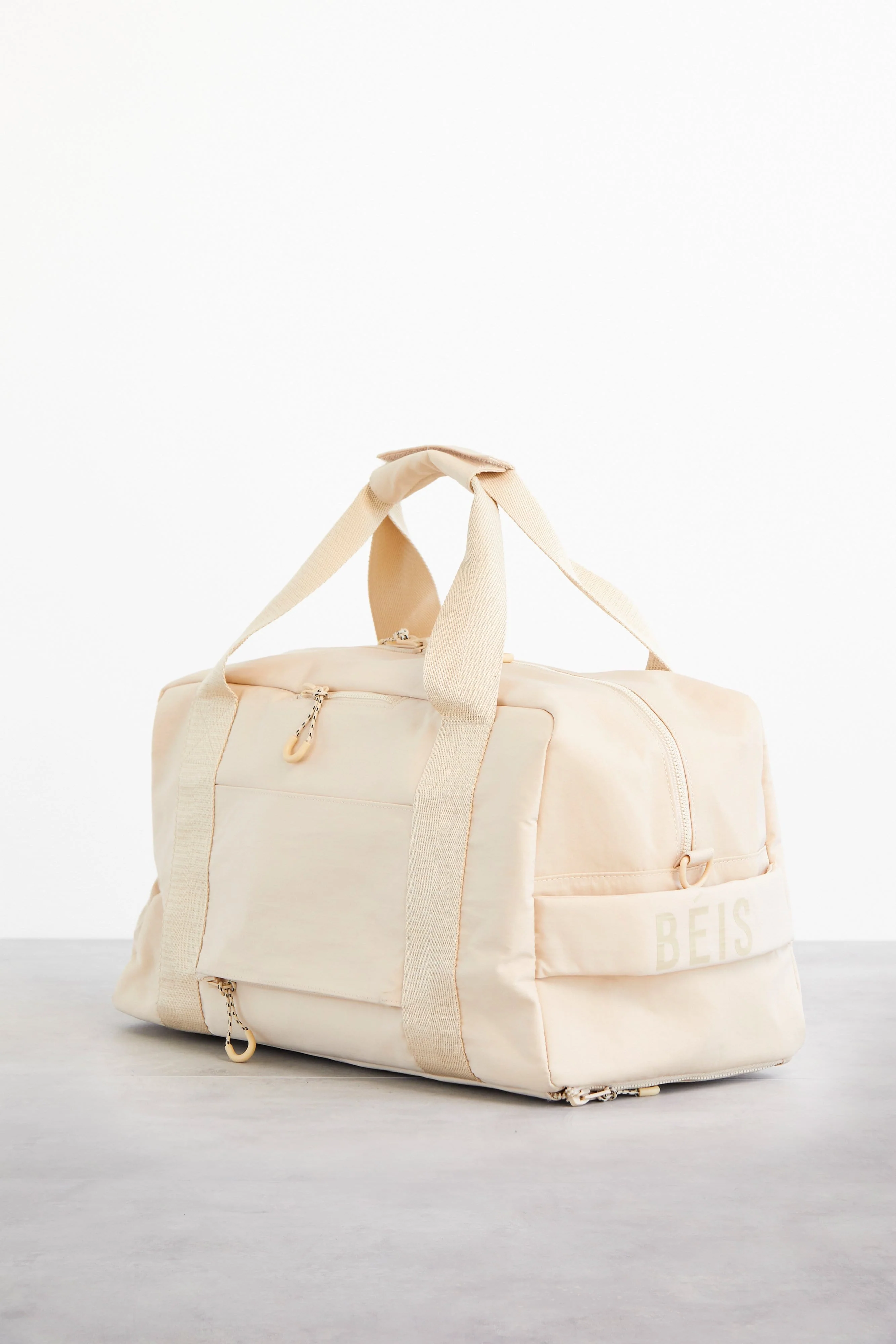 Resale The Sport Duffle in Beige - Image 6