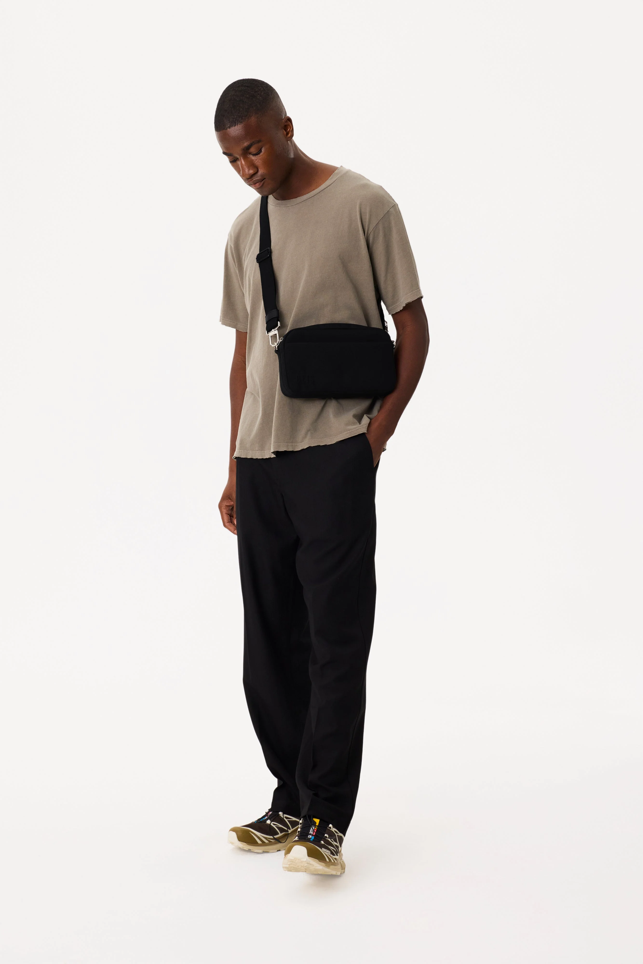 Resale The Travel Crossbody in Black - Image 5