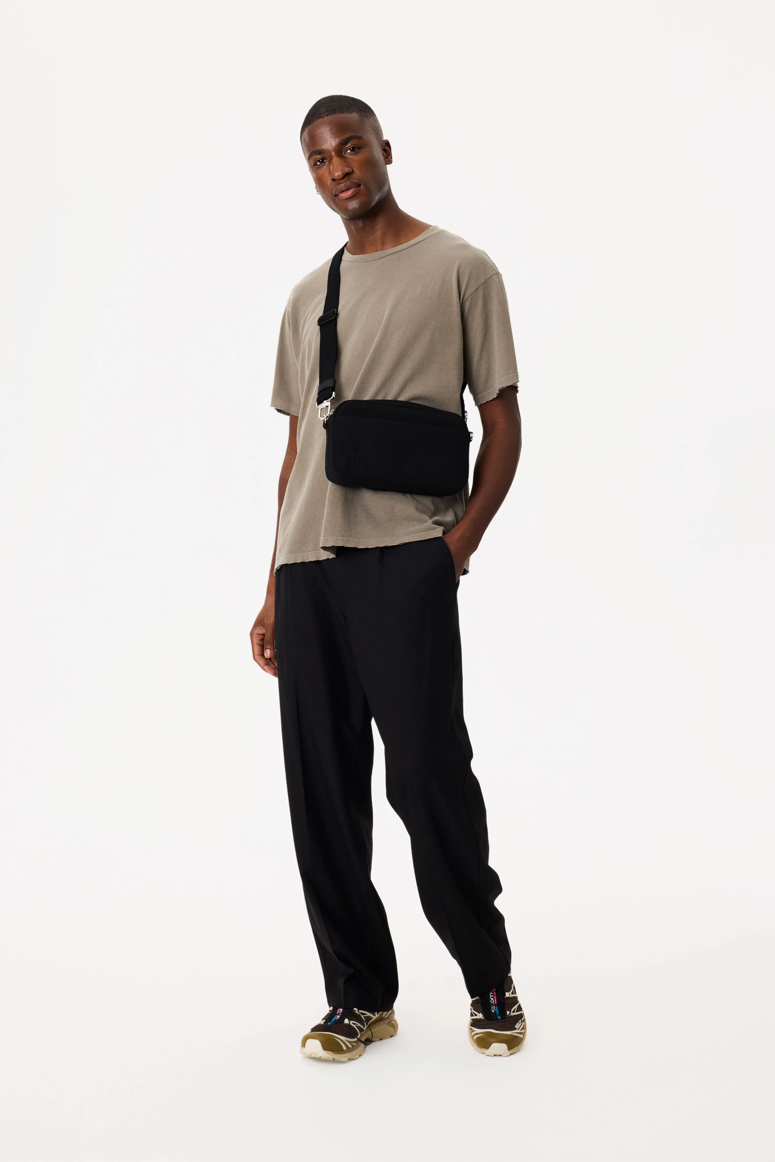 Resale The Travel Crossbody in Black - Image 6