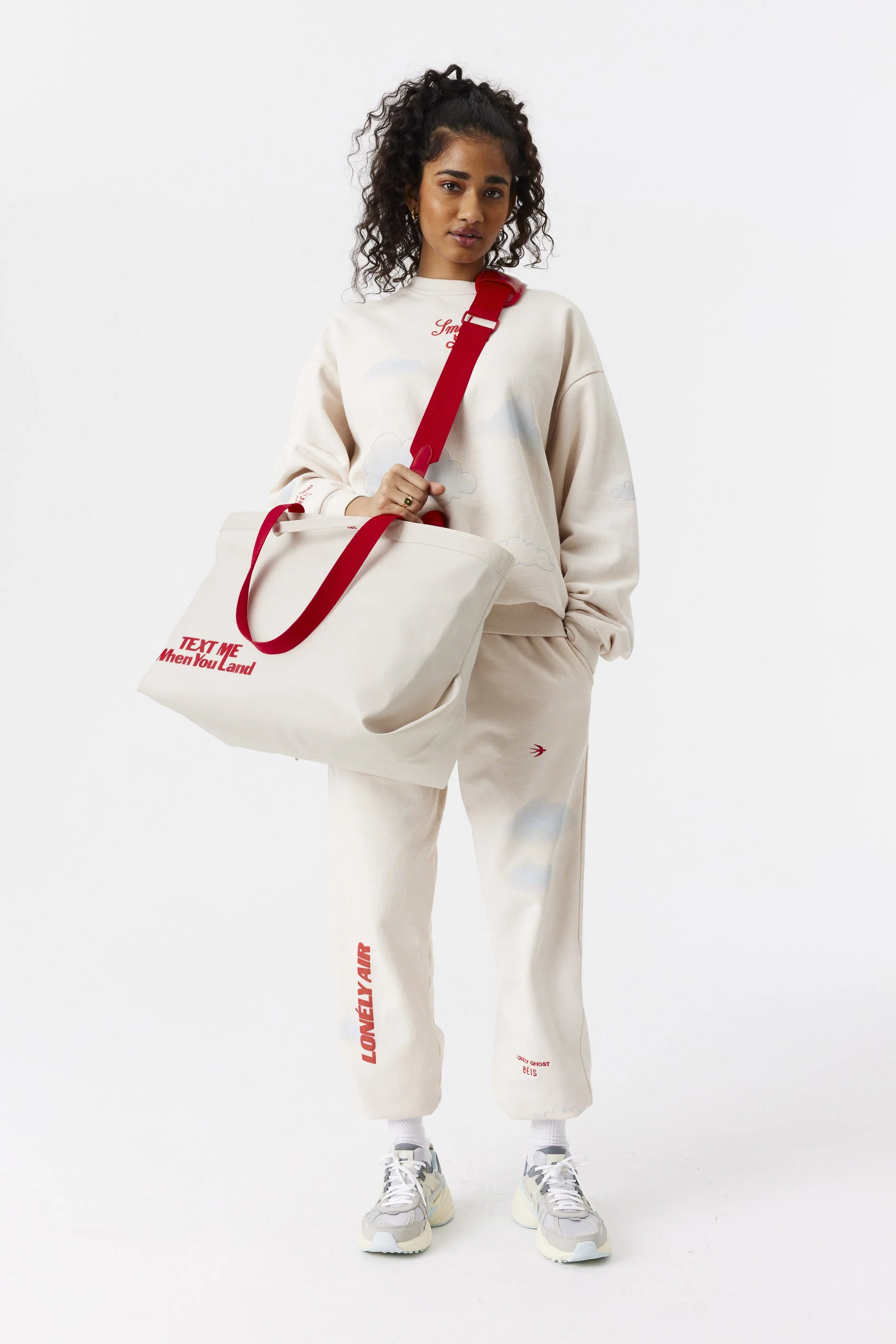 Resale The Travel Tote in Ghost White - Image 14