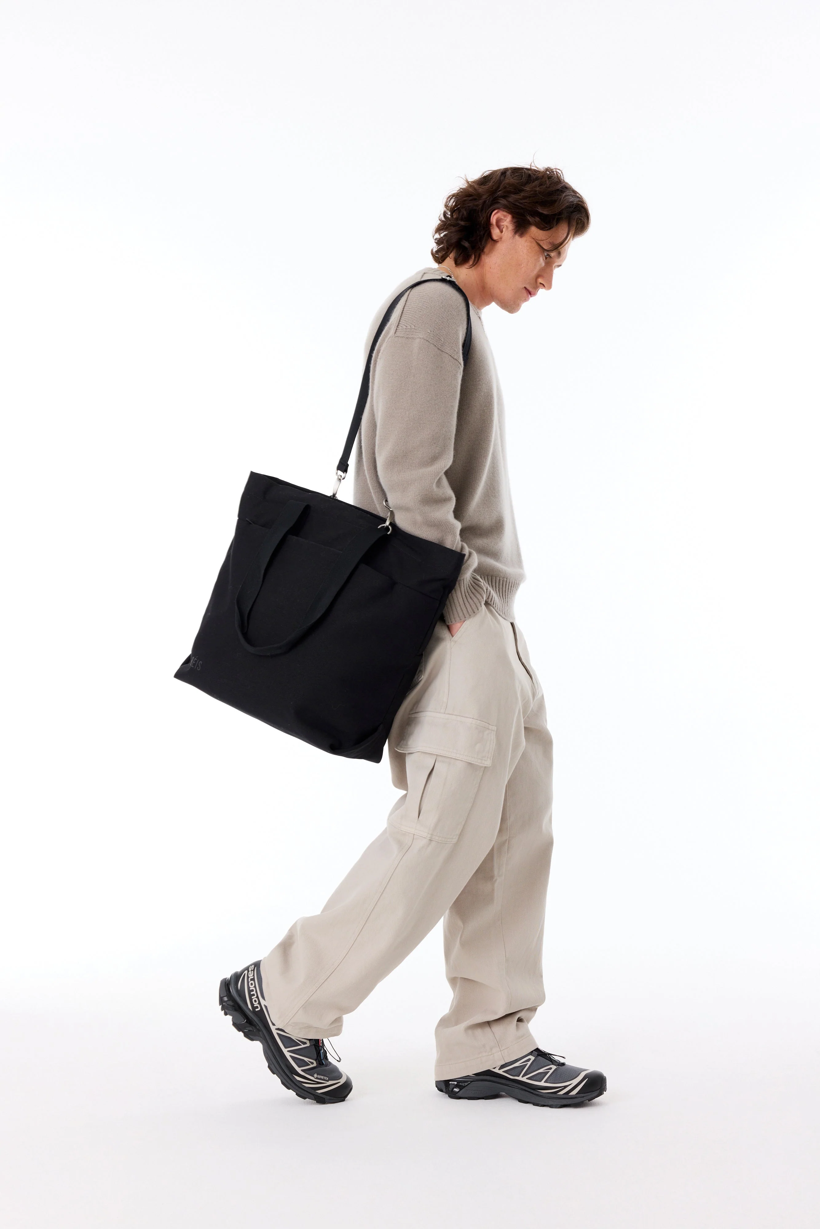 Resale The Utility Tote in Black - Image 5