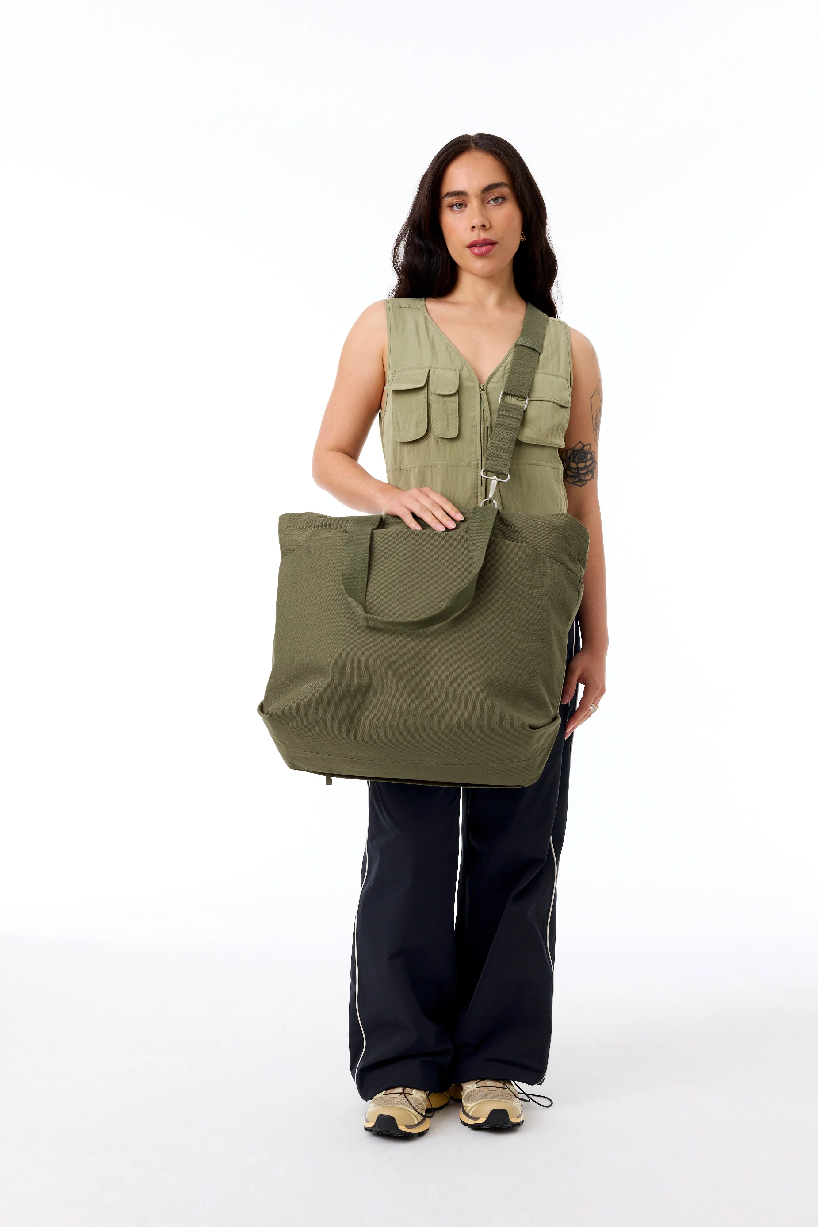 Resale The Utility Tote in Olive - Image 5
