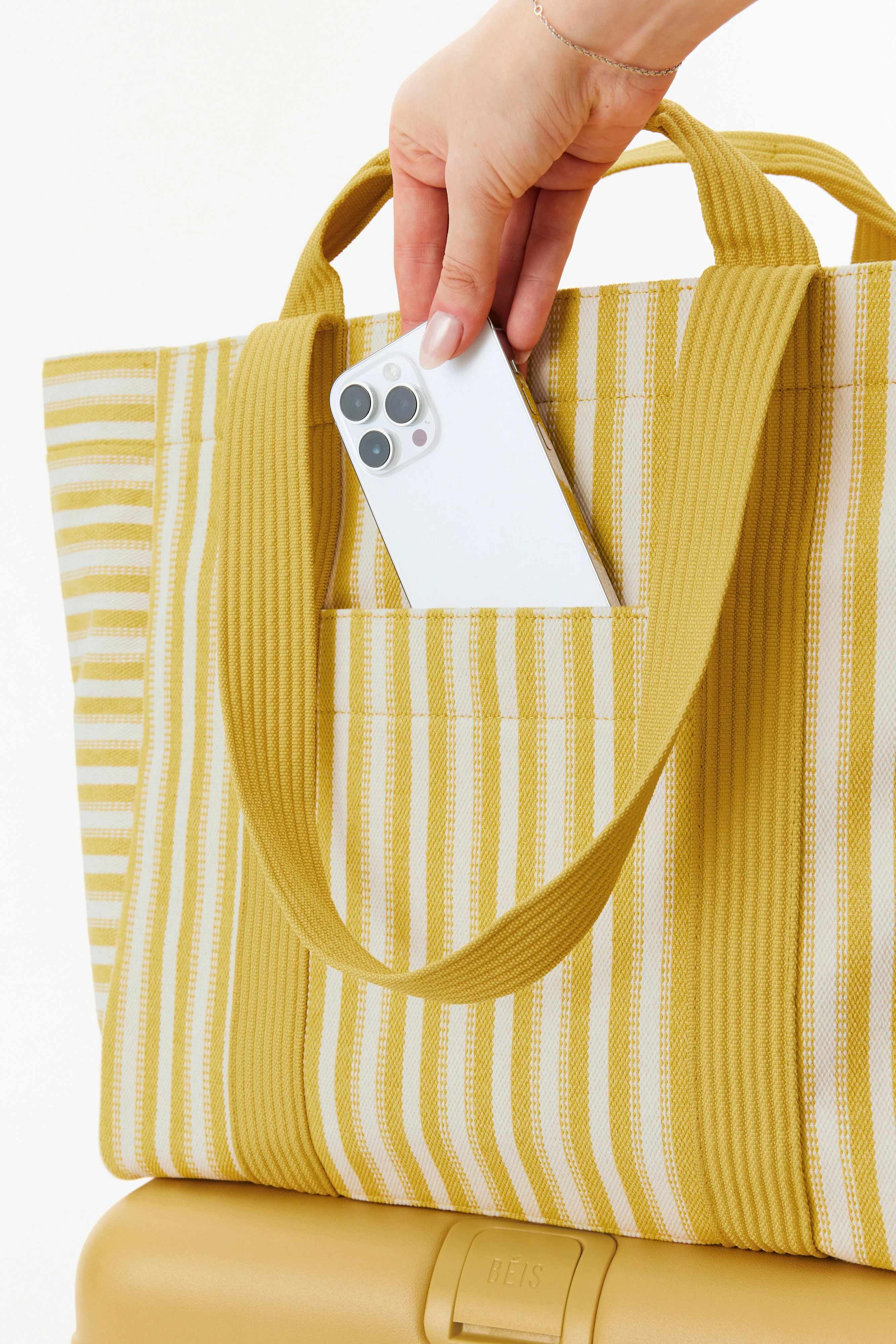Resale The Vacation Tote in Honey Stripe - Image 7