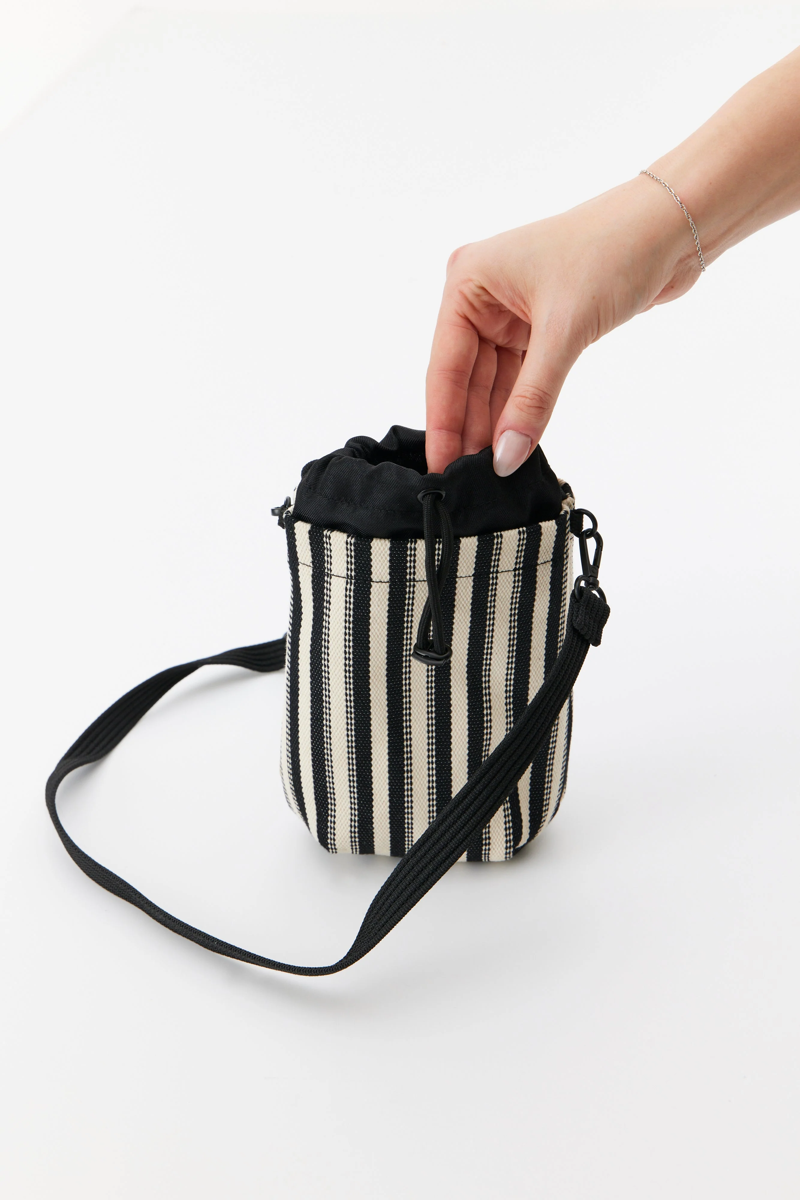 Resale The Water Bottle Crossbody in Black Stripe - Image 7