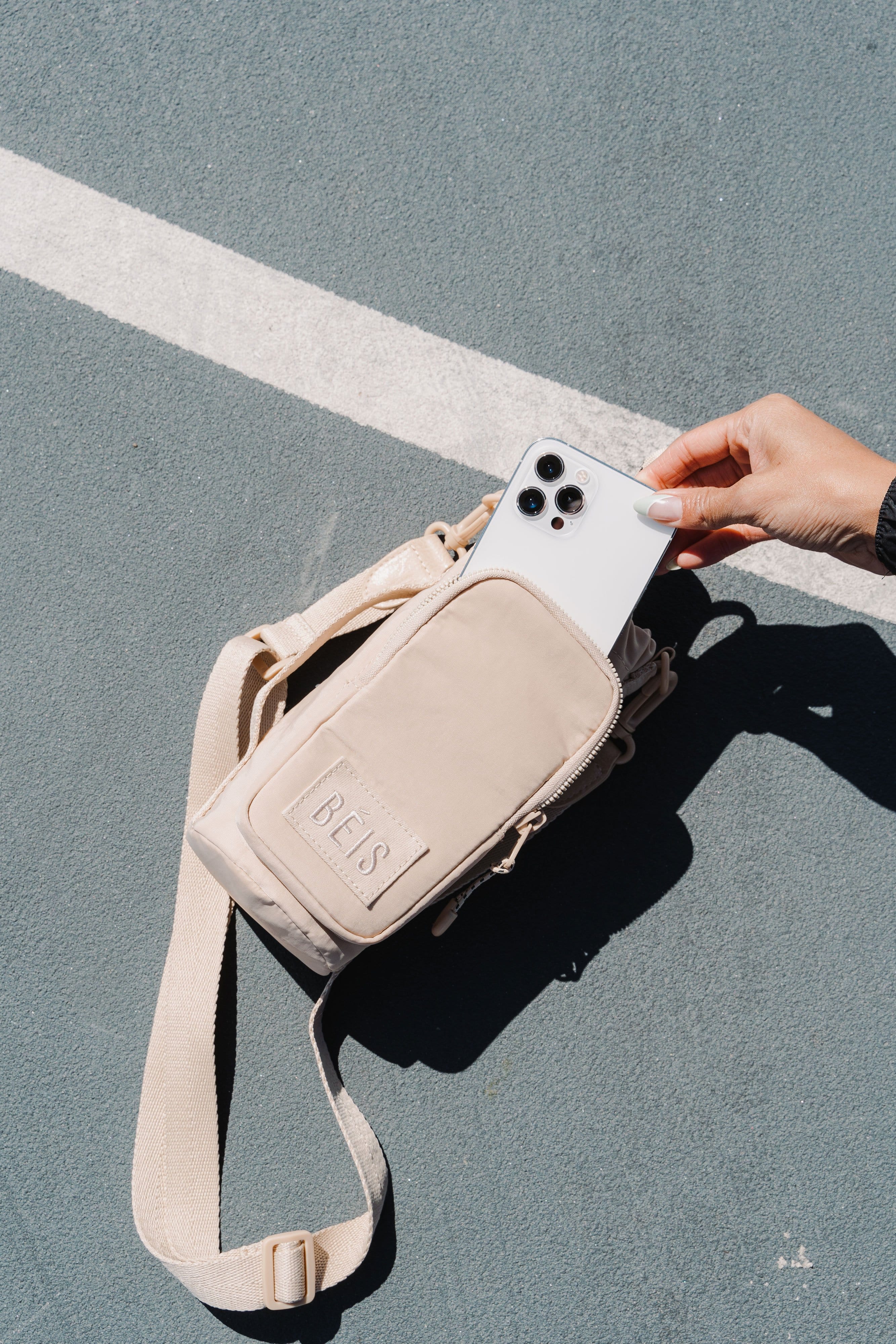 Resale The Water Bottle Sling in Beige - Image 5