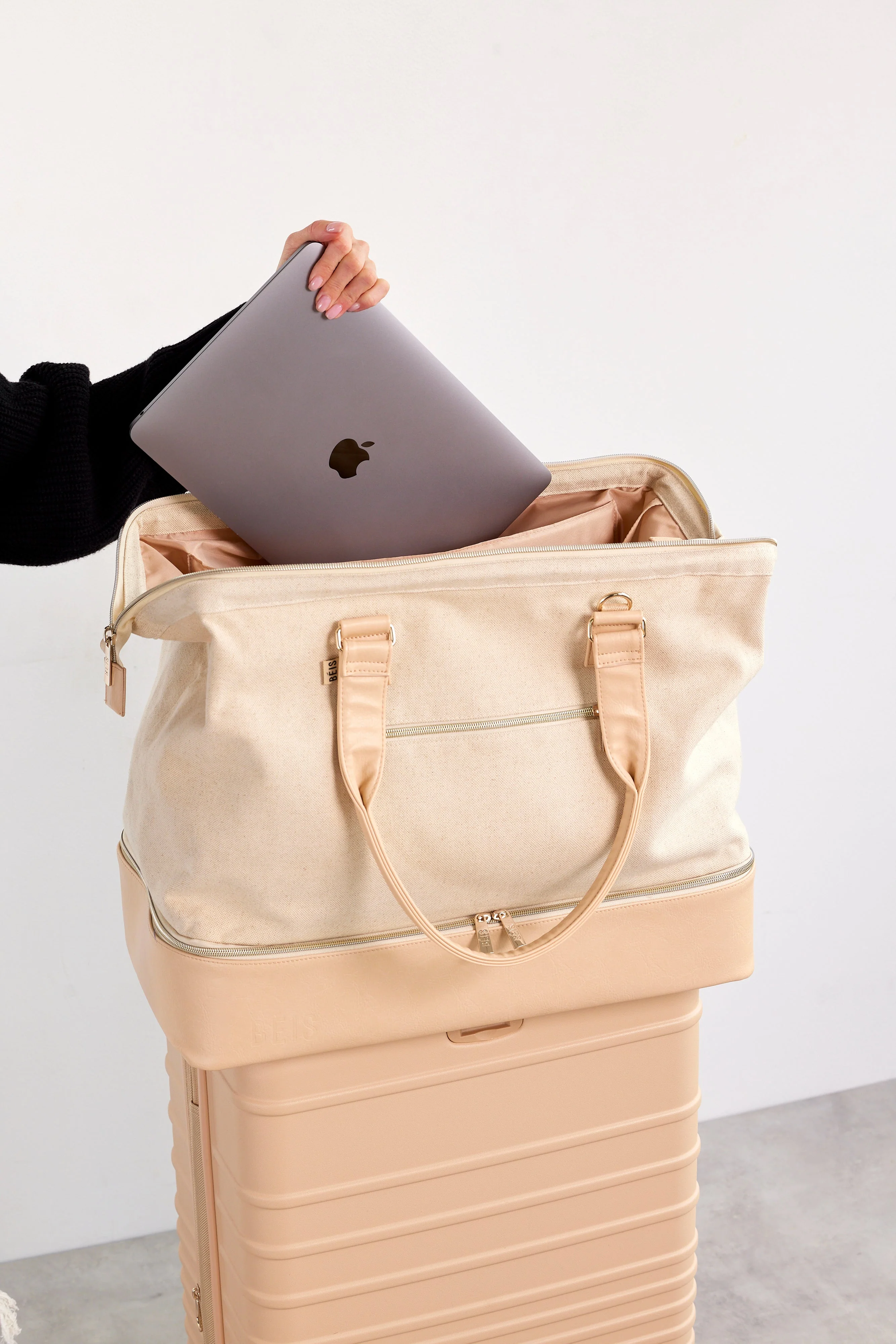 Resale The Weekender in Beige - Image 7