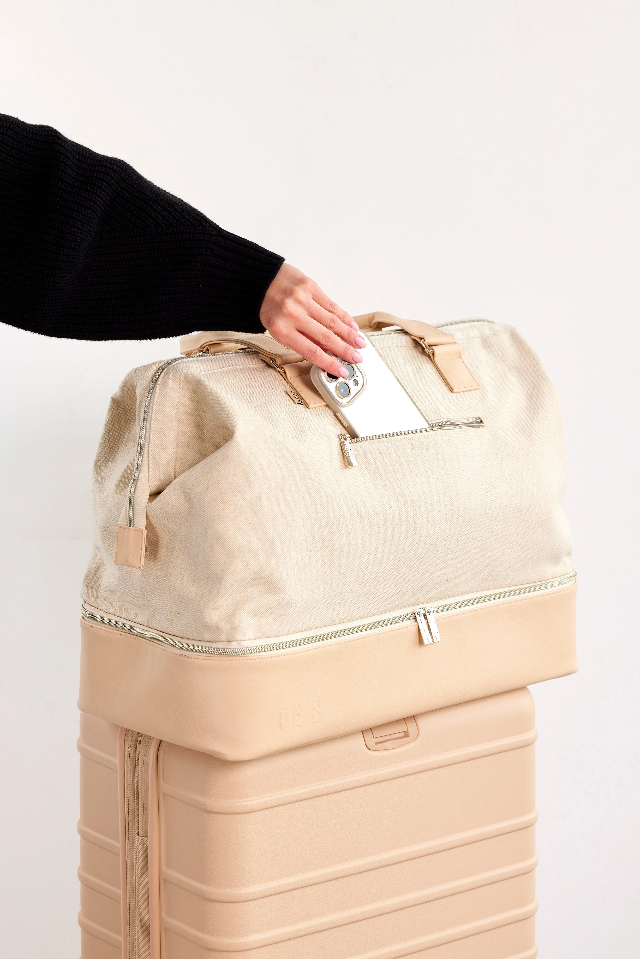 Resale The Weekender in Beige - Image 8
