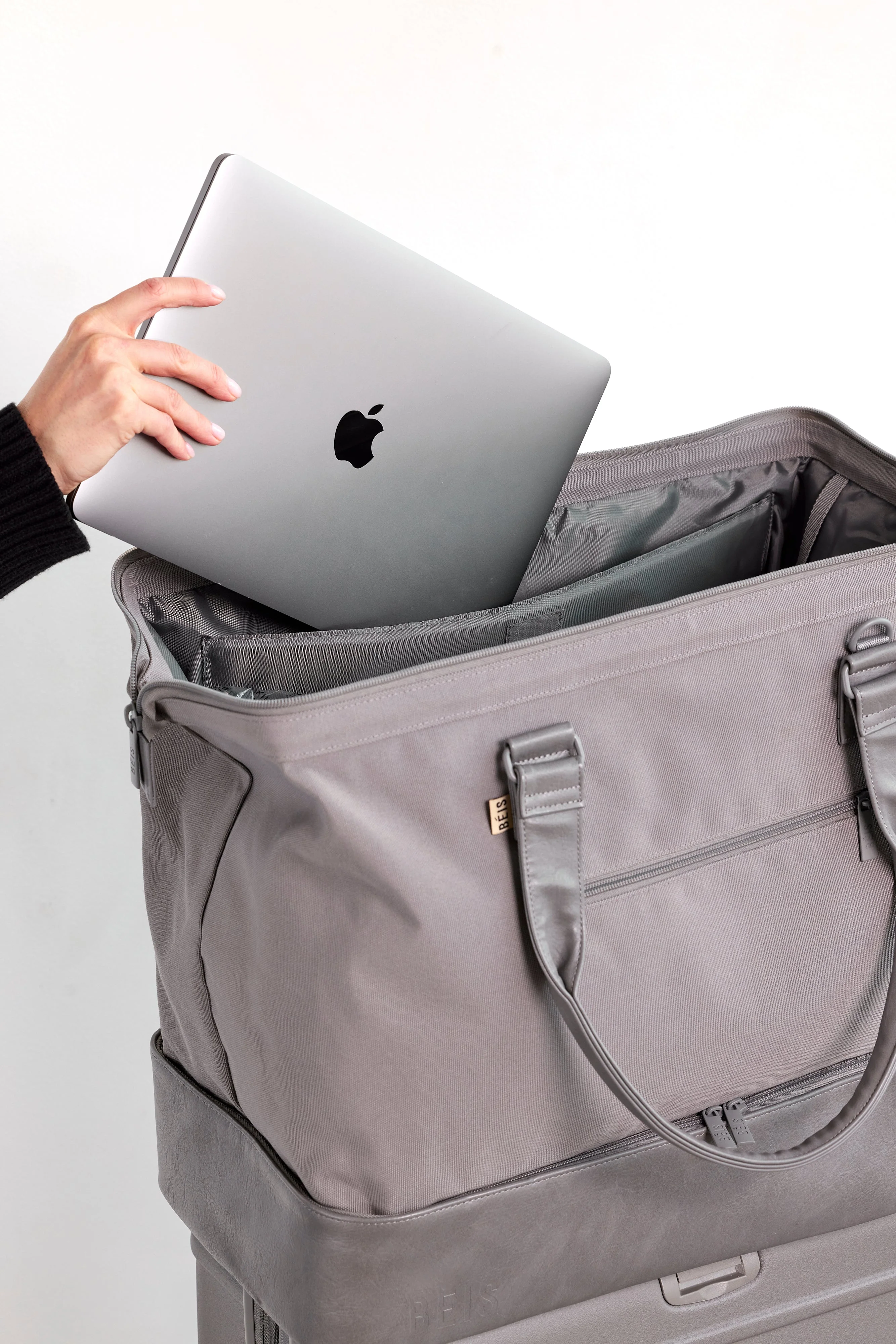 Resale The Weekender in Grey - Image 6
