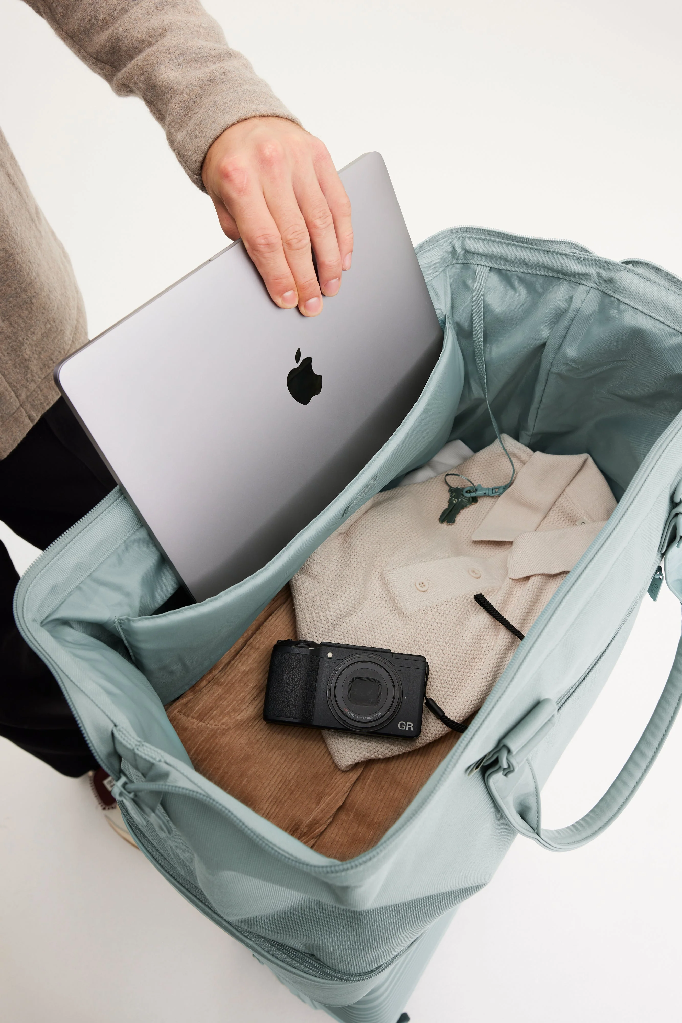 Resale The Weekender in Slate - Image 7