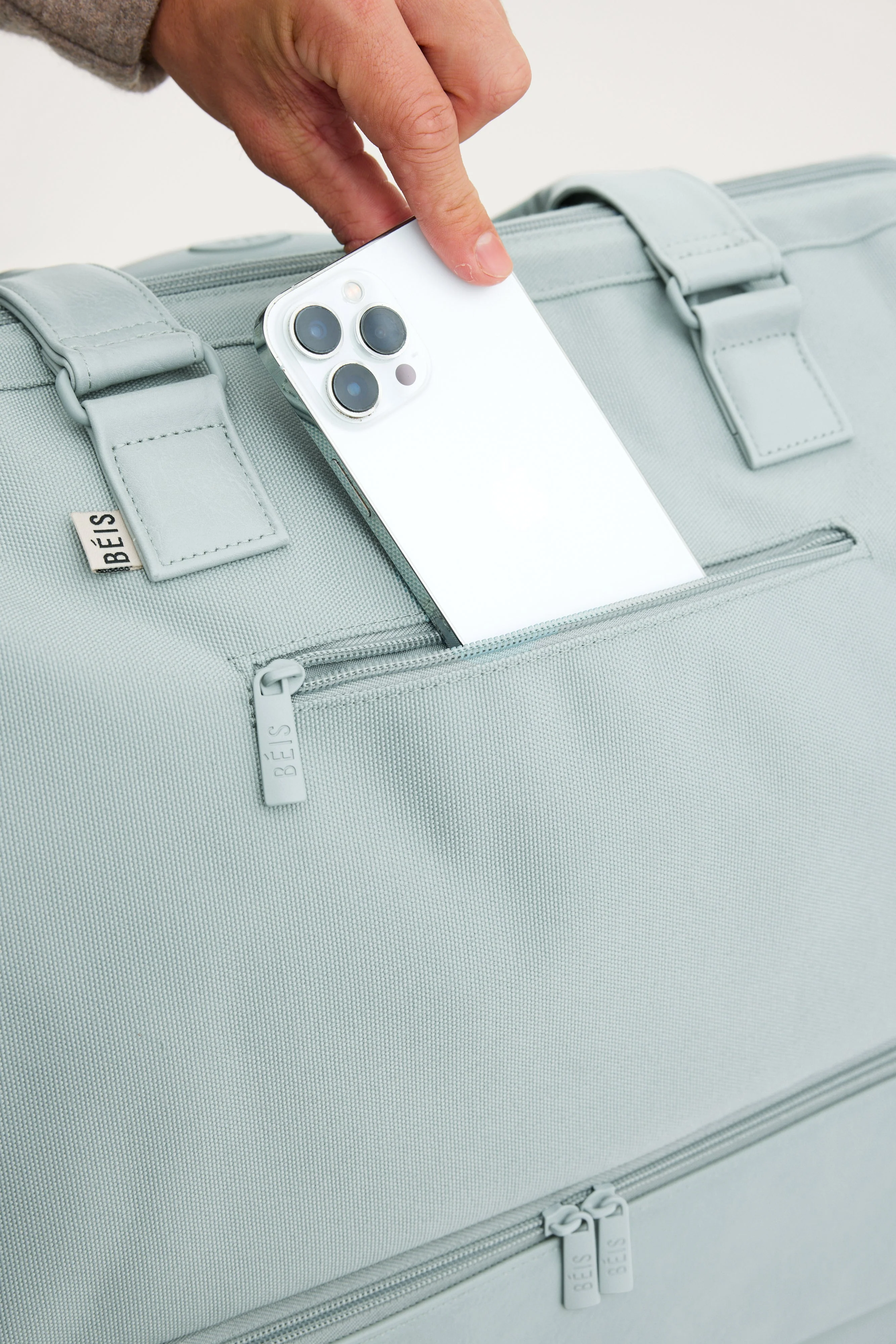 Resale The Weekender in Slate - Image 9