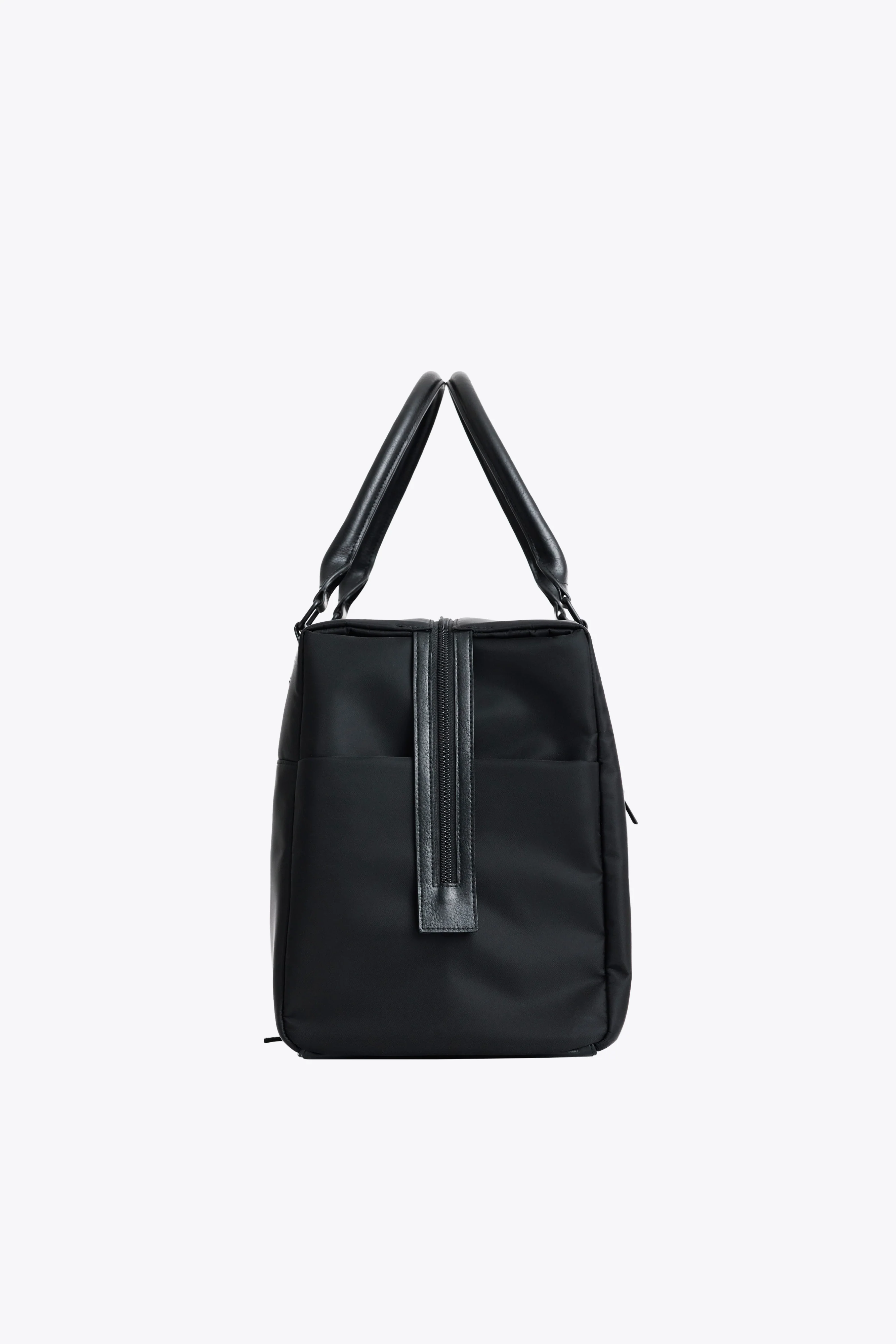 The Commuter Duffle in Black - Image 14
