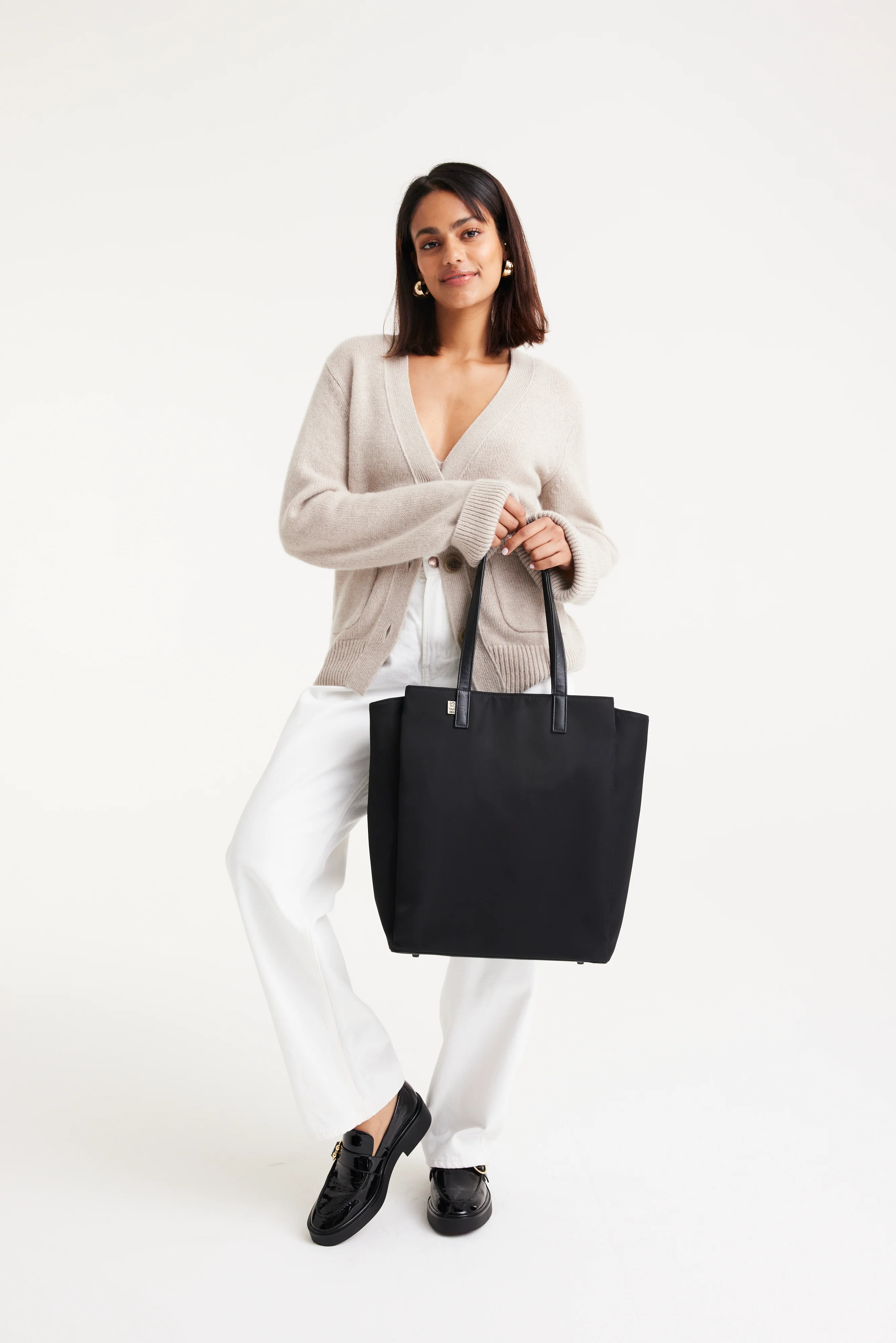 The Commuter Tote in Black - Image 14