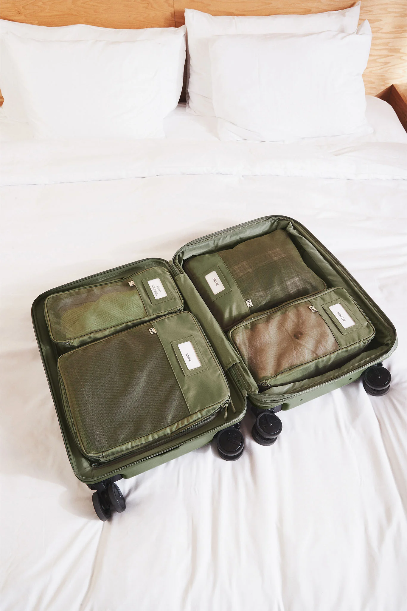 The Compression Packing Cubes 4 pc in Olive - Image 6
