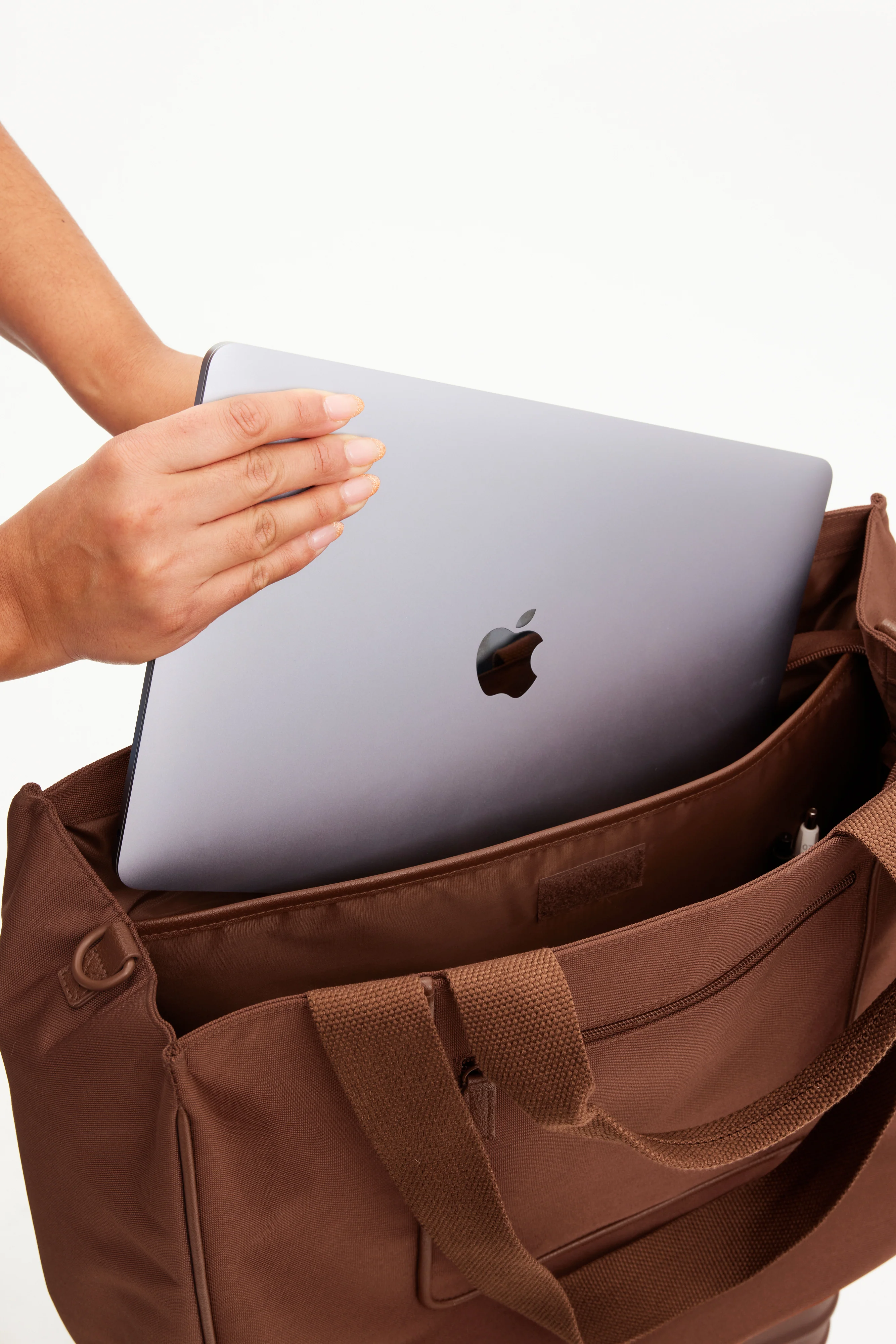 The East To West Tote in Maple - Image 11